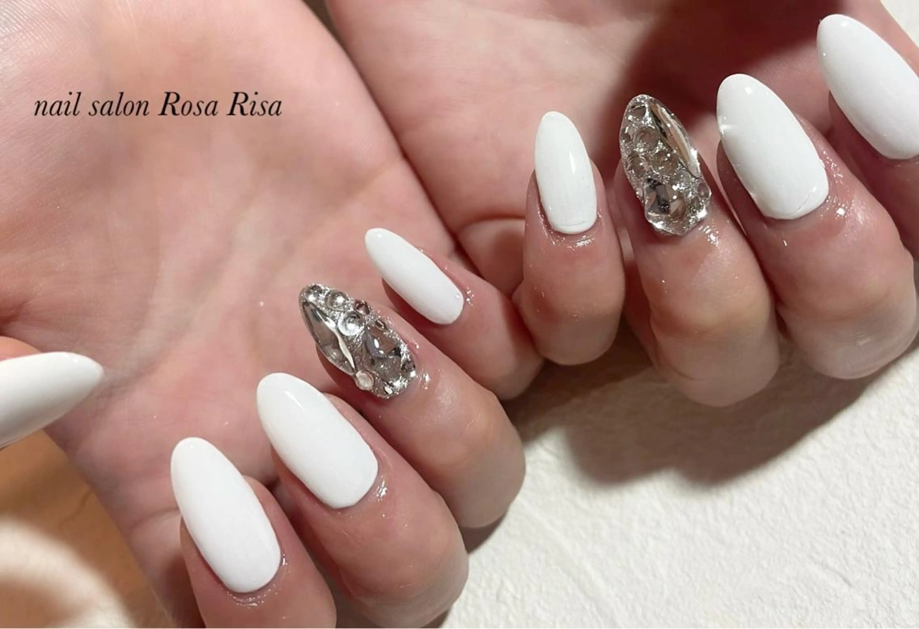 セミロング ネイル ストーンネイル ハンドネイル ネイルスタジオ シェイクユアハンズのネイルデザイン