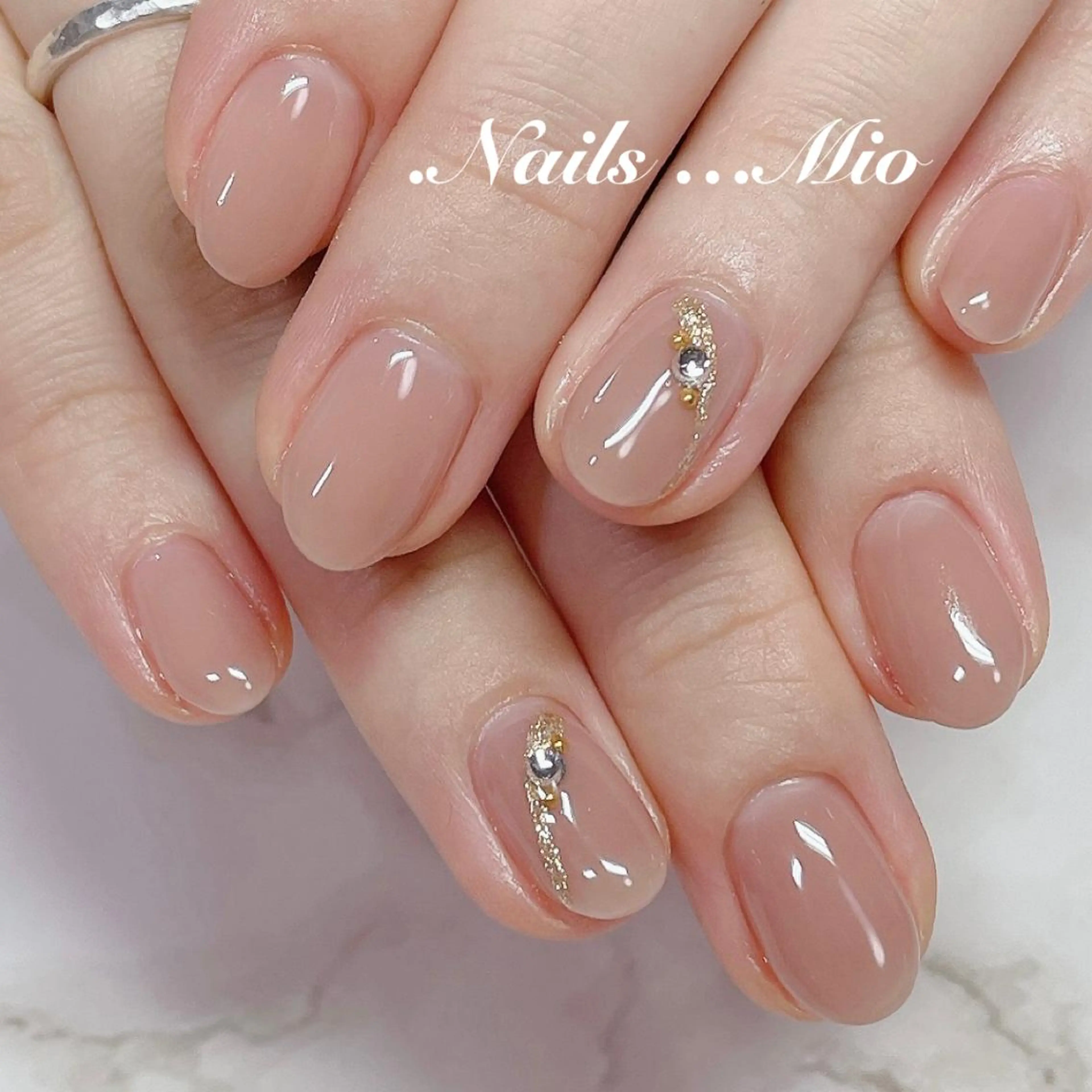 ネイル アートネイル ワンカラーネイル .Nails Mio 赤羽西ネイルサロンのネイルデザイン