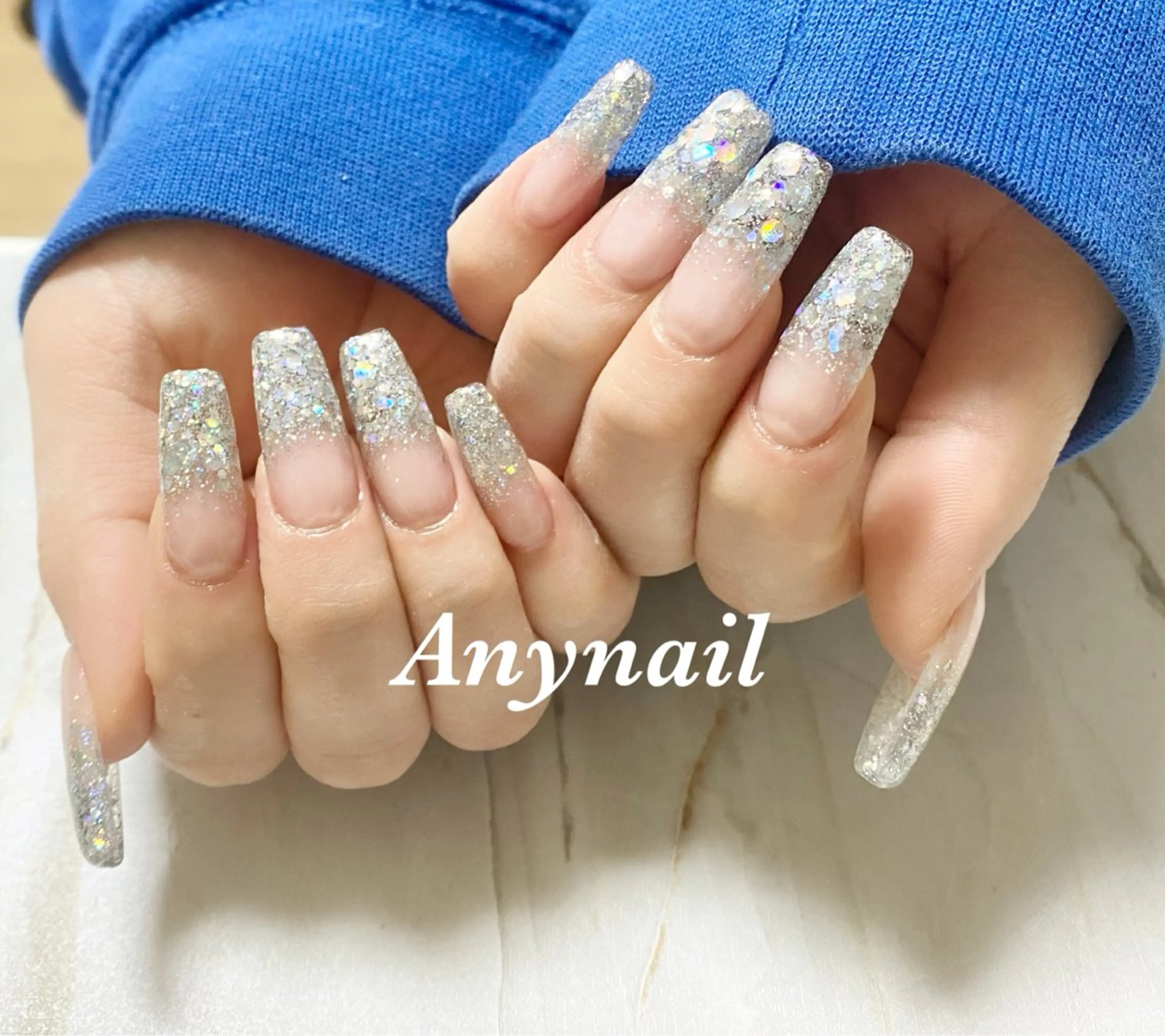 ネイル ブルー グラデーション キラキラネイル ラメ(グリッター) ラメグラデーション ハンドネイル 岩澤 恵子のネイルデザイン