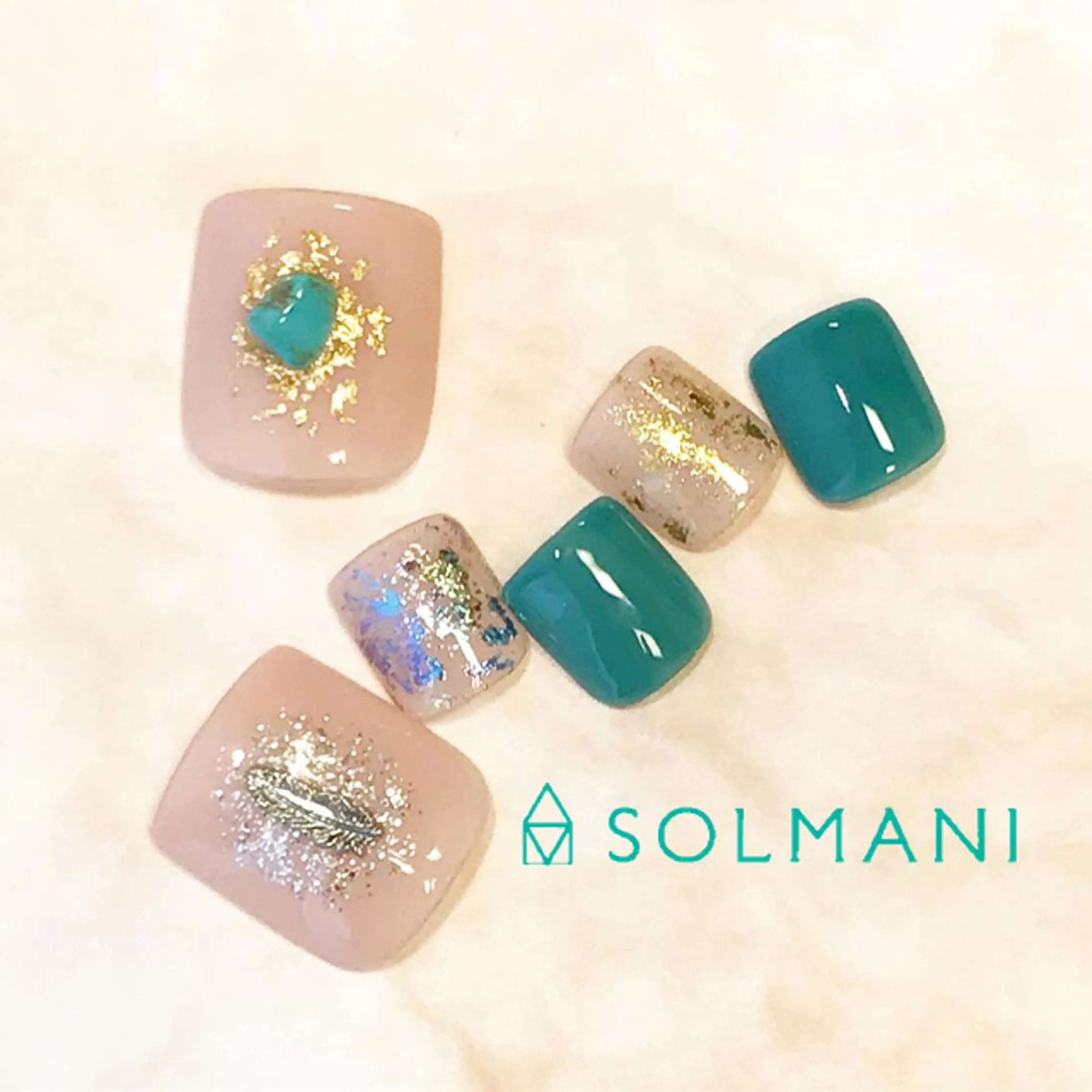 ネイル SOLMANI 予約担当のネイルデザイン