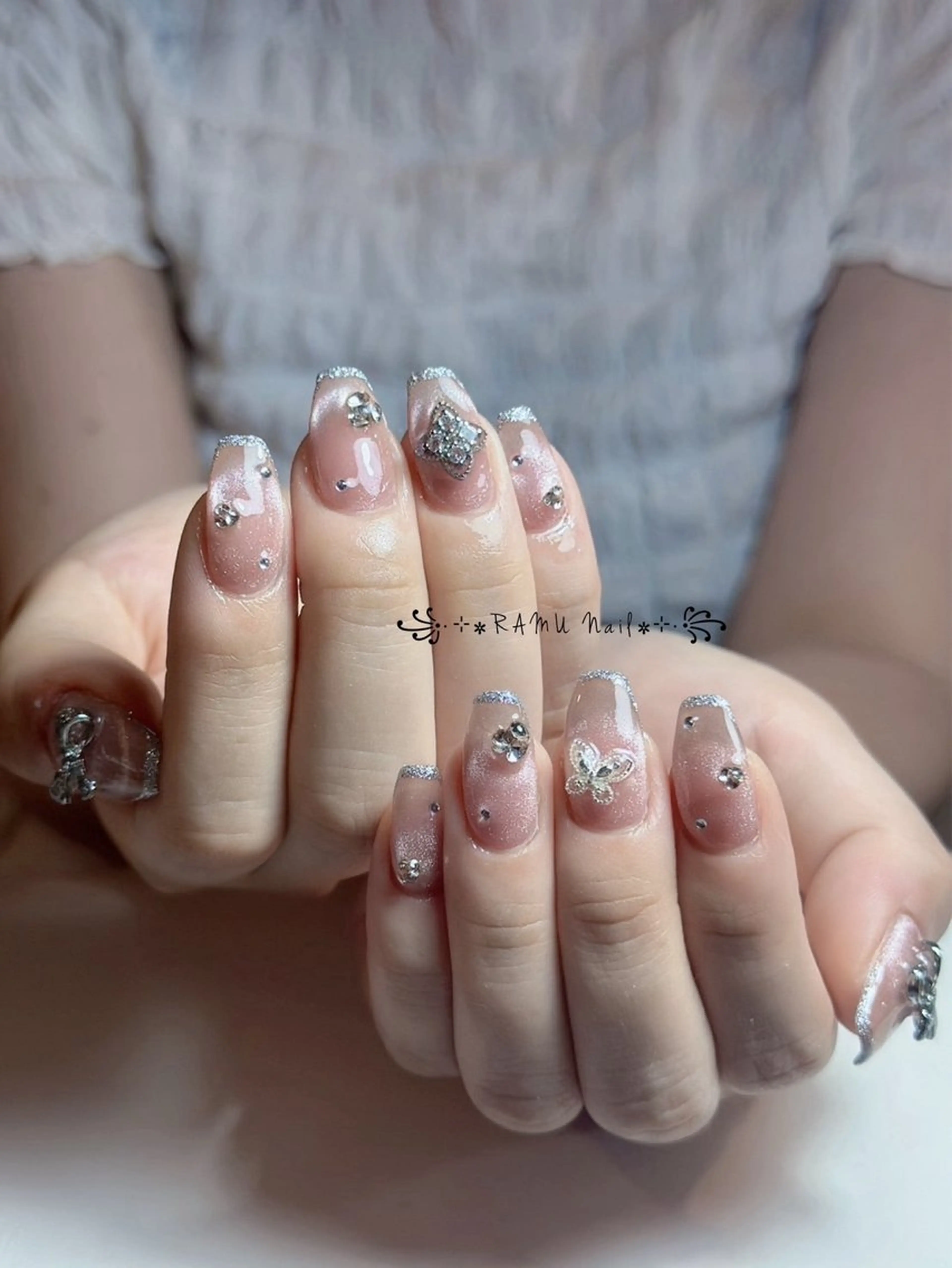 ネイル キラキラネイル マグネットネイル ミラーネイル ピンク 夏ネイル ハンドネイル RAMU Nail 恵比寿店のネイルデザイン