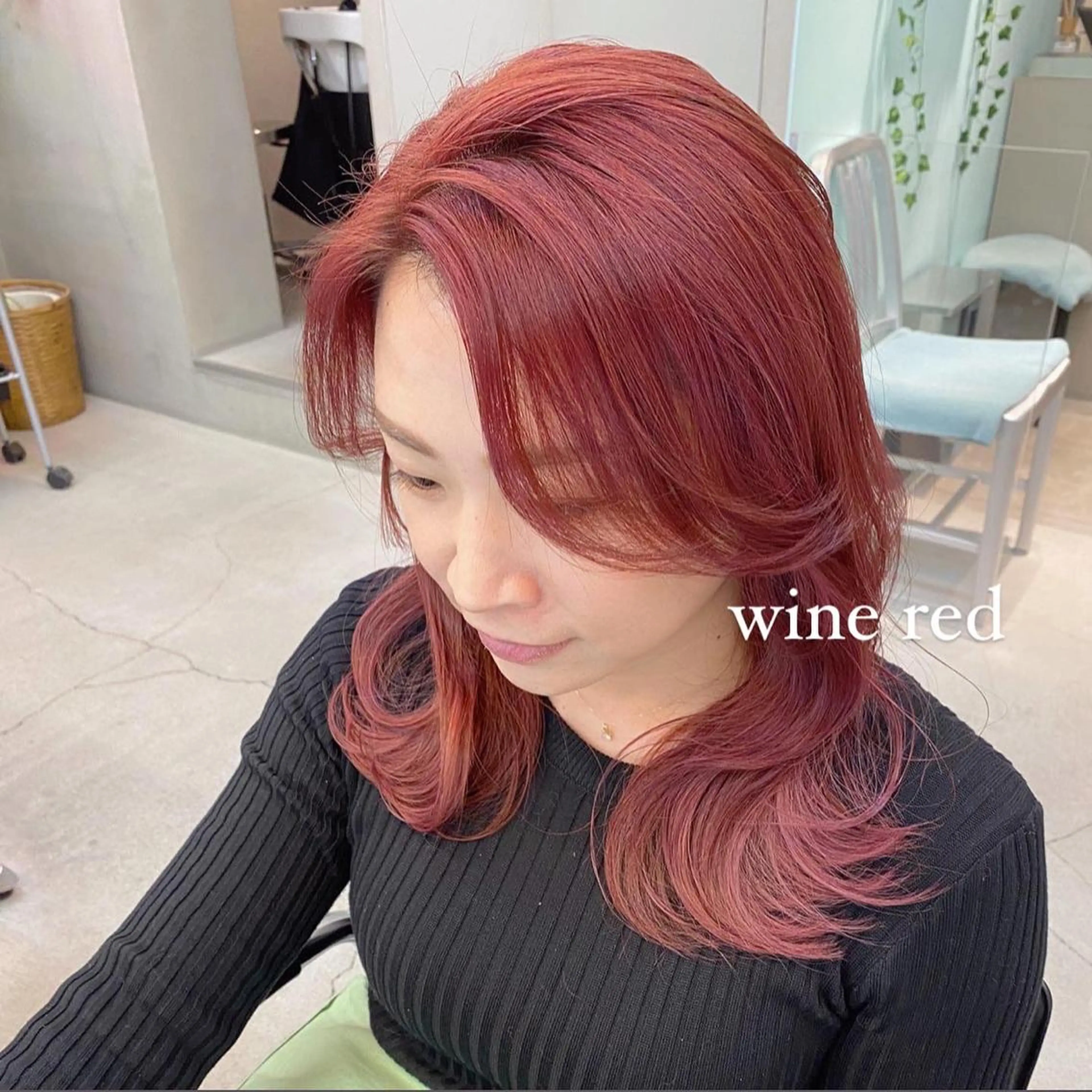 セミロング カラー 岡野 静華のヘアスタイル