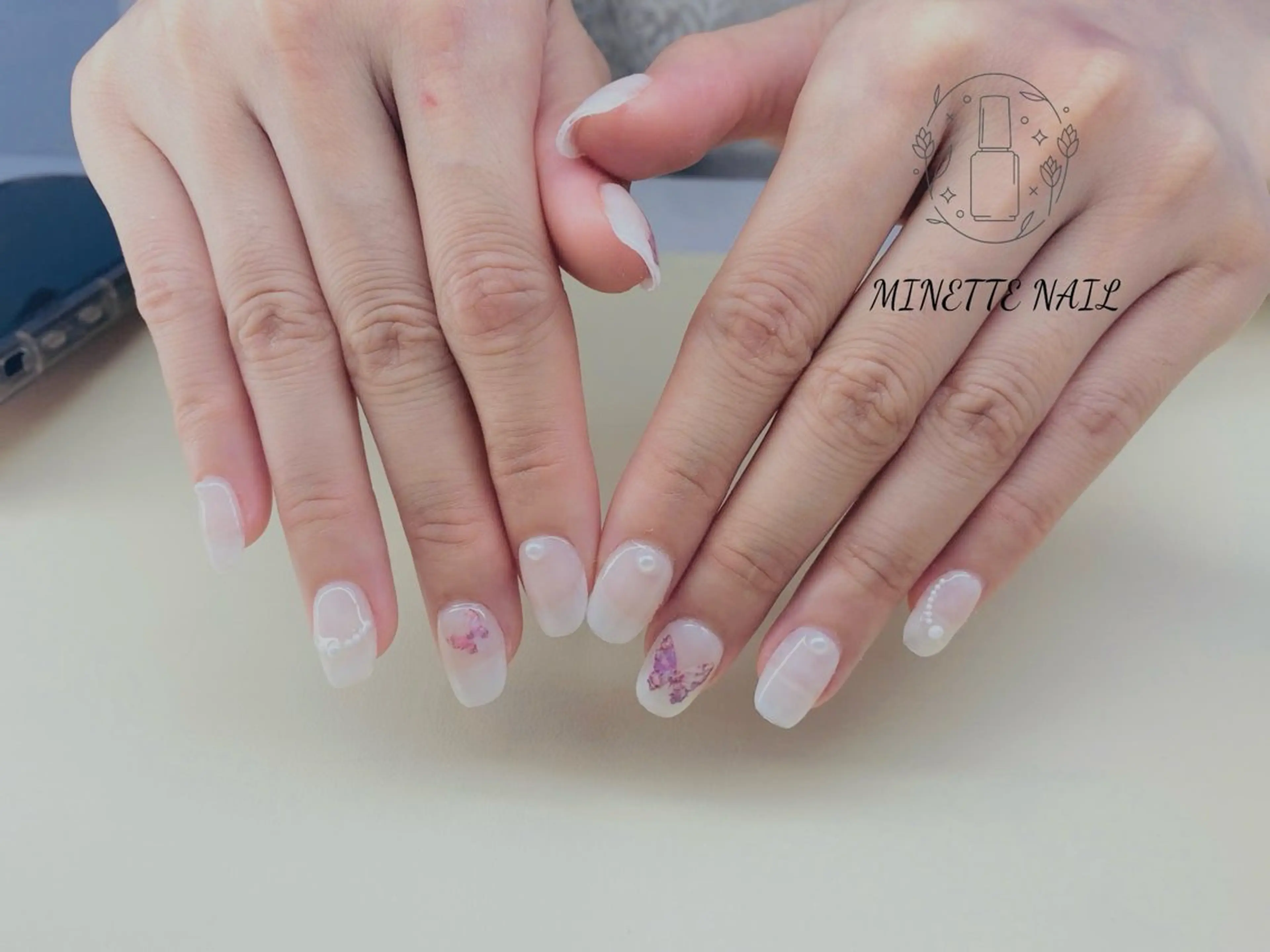 ネイル フレンチネイル ジェルネイル マグネットネイル 持ち込み ニュアンスネイル Minette Nailのネイルデザイン