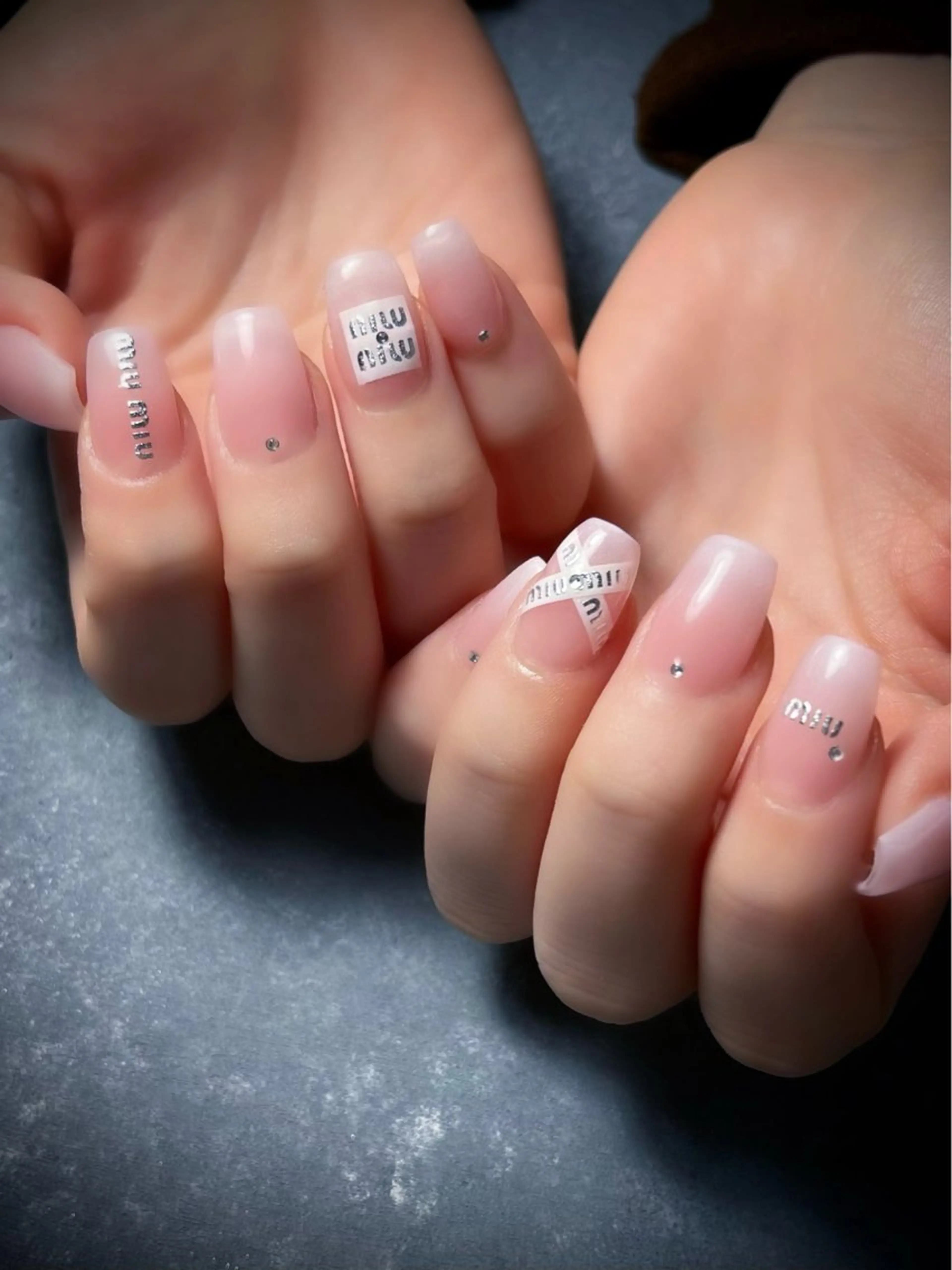 ネイル キラキラネイル マグネットネイル ワンカラーネイル スカルプネイル ワンホンネイル nine.🦋 YUKOのネイルデザイン