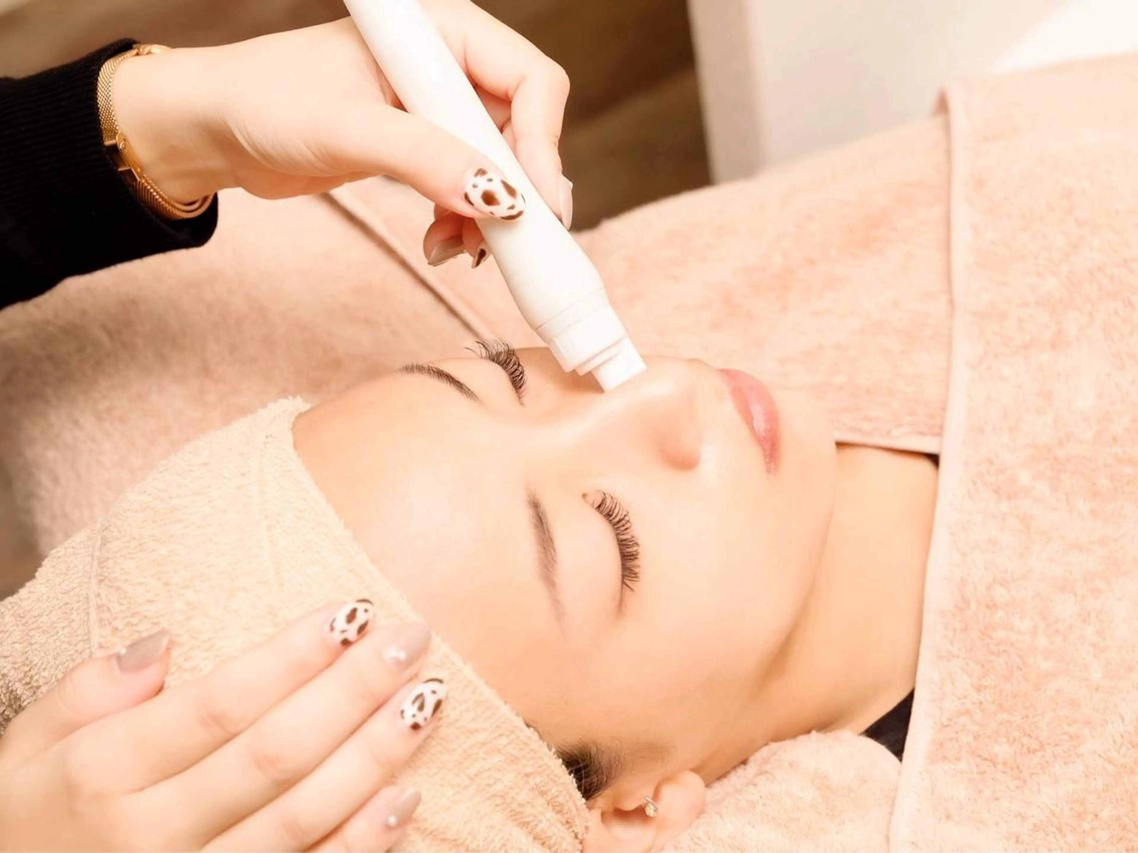 【ハイドロ毛穴洗浄💙全顔】エリア最安値🉐ピーリングとお仕上げ付💪🏼詰まった毛穴汚れをゴッソリ徹底洗浄‼✨️の写真