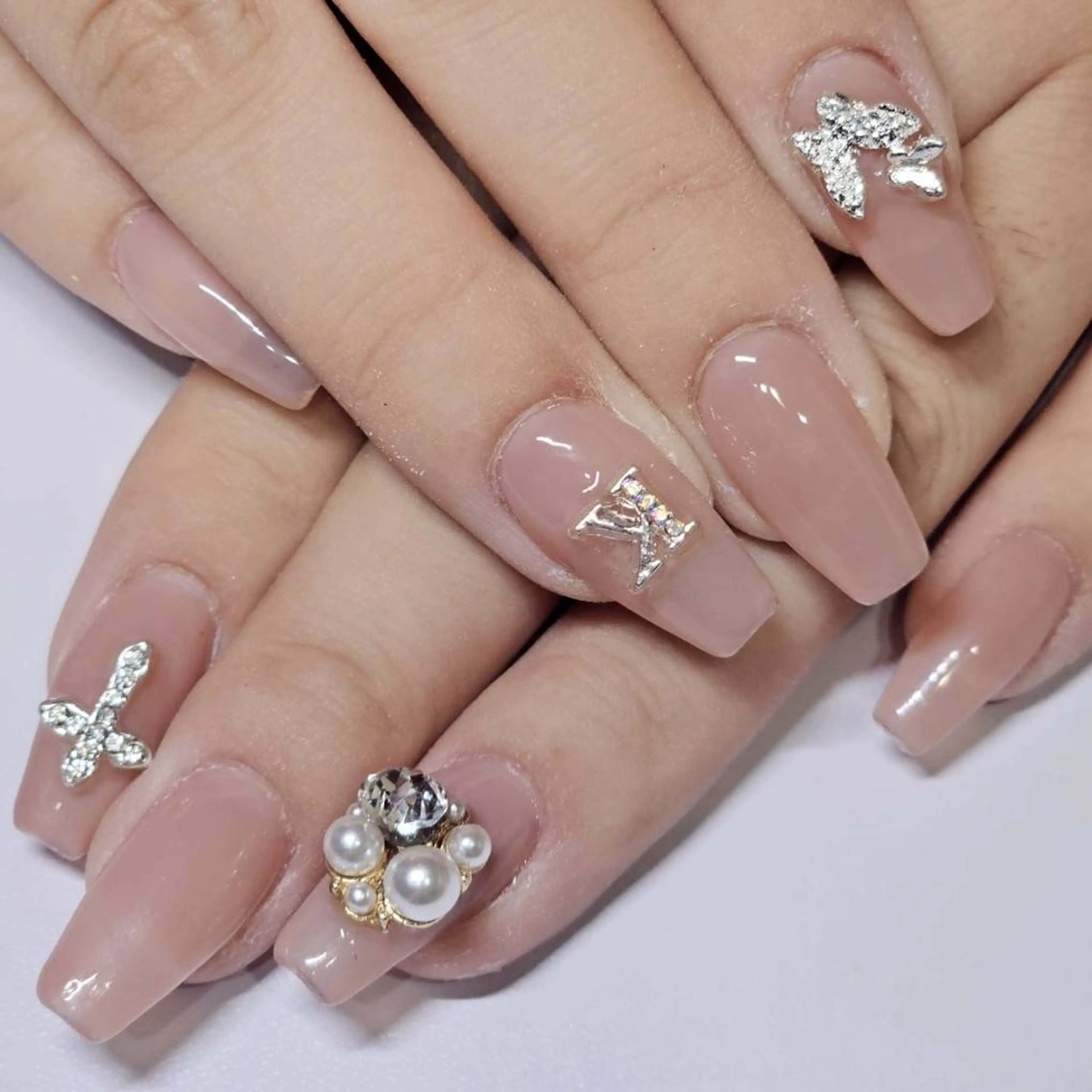 ネイル キラキラネイル ワンカラーネイル ハンドネイル よしだ ひろきのネイルデザイン