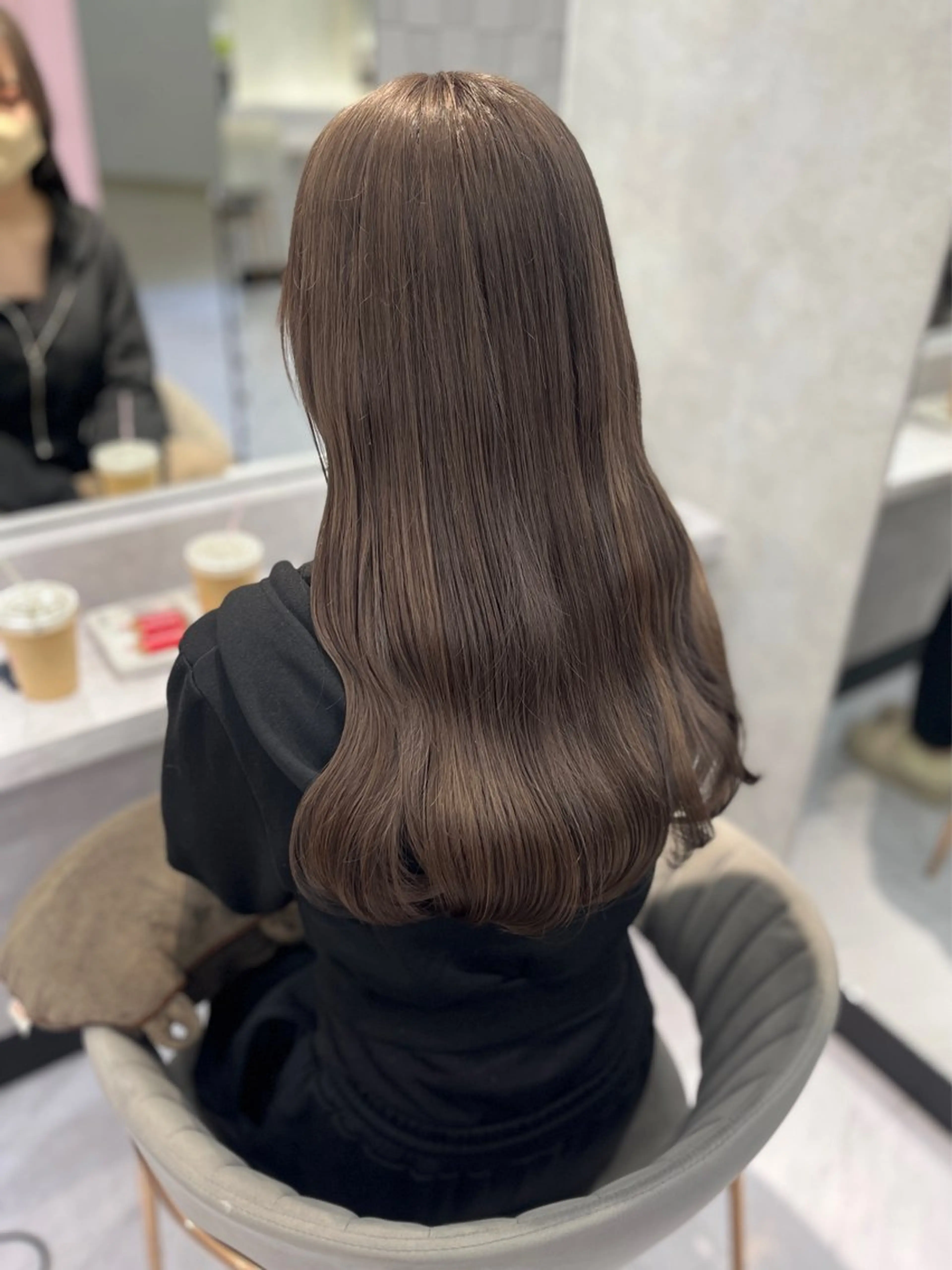 ロング karen/韓国ヘア / ブリーチ/透明感のヘアスタイル