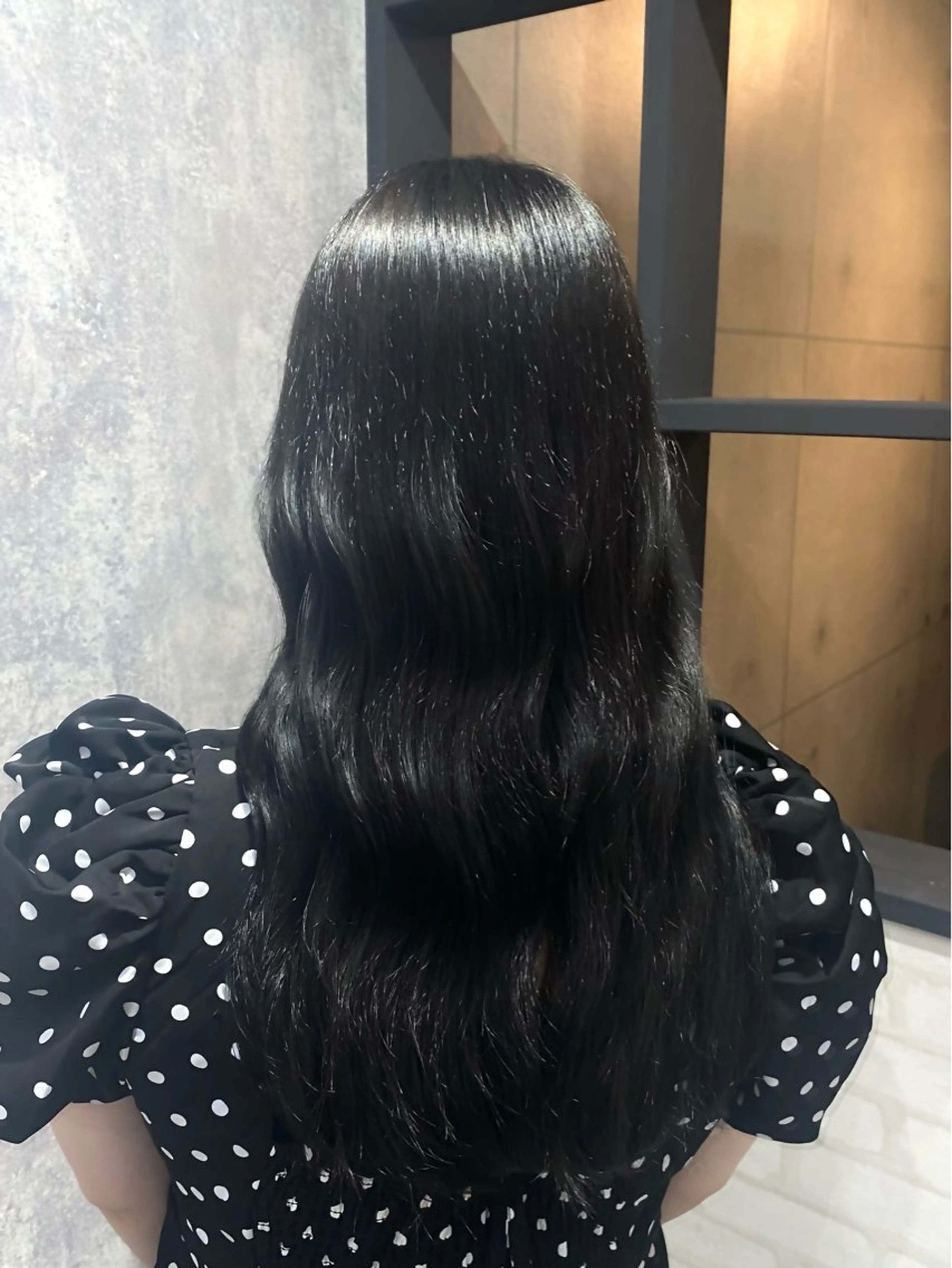 ロング カラー shiori/透明感 /顔周り/髪質改善のヘアスタイル