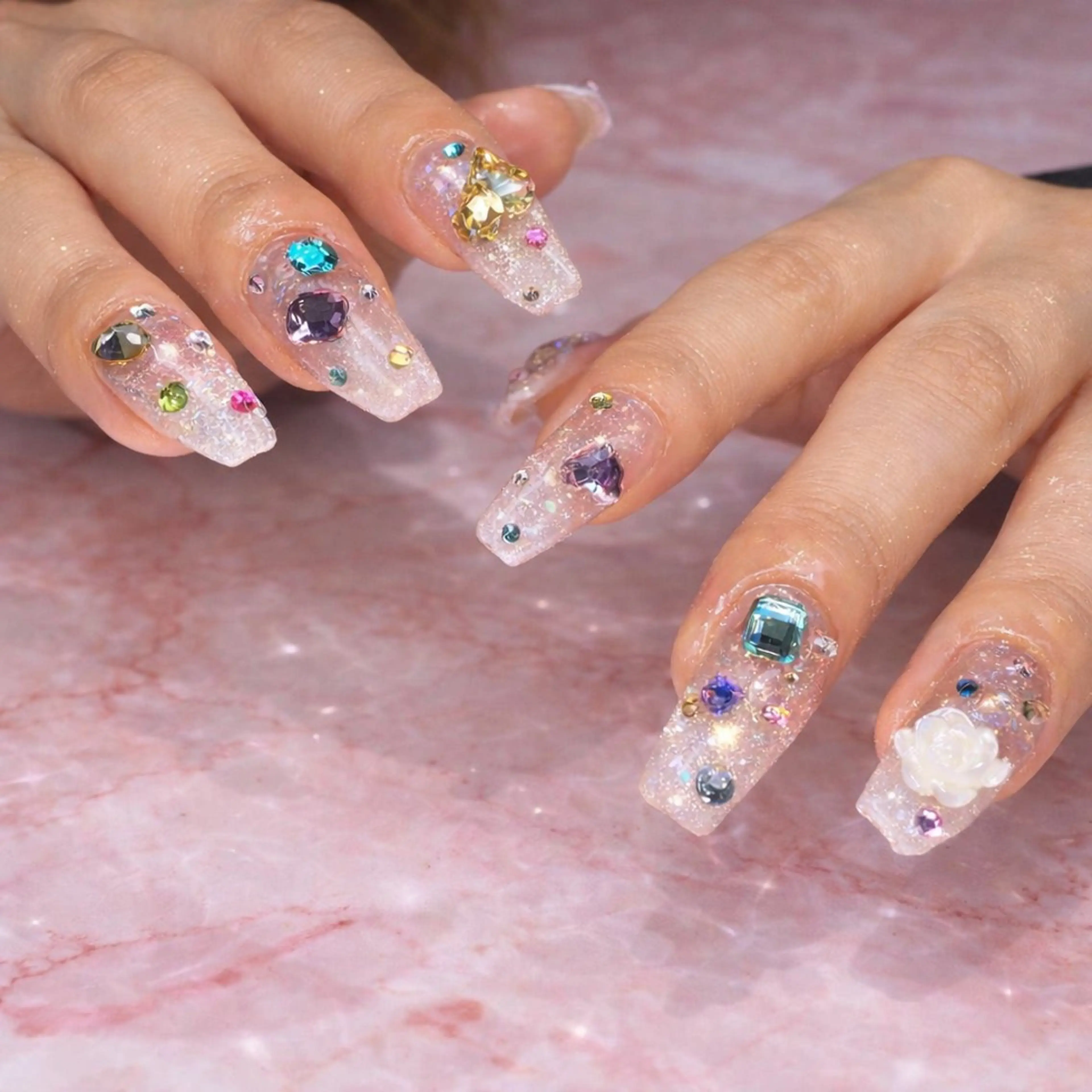 ネイル キラキラネイル ハンドネイル 松山 碧のエステ・リラクイメージ