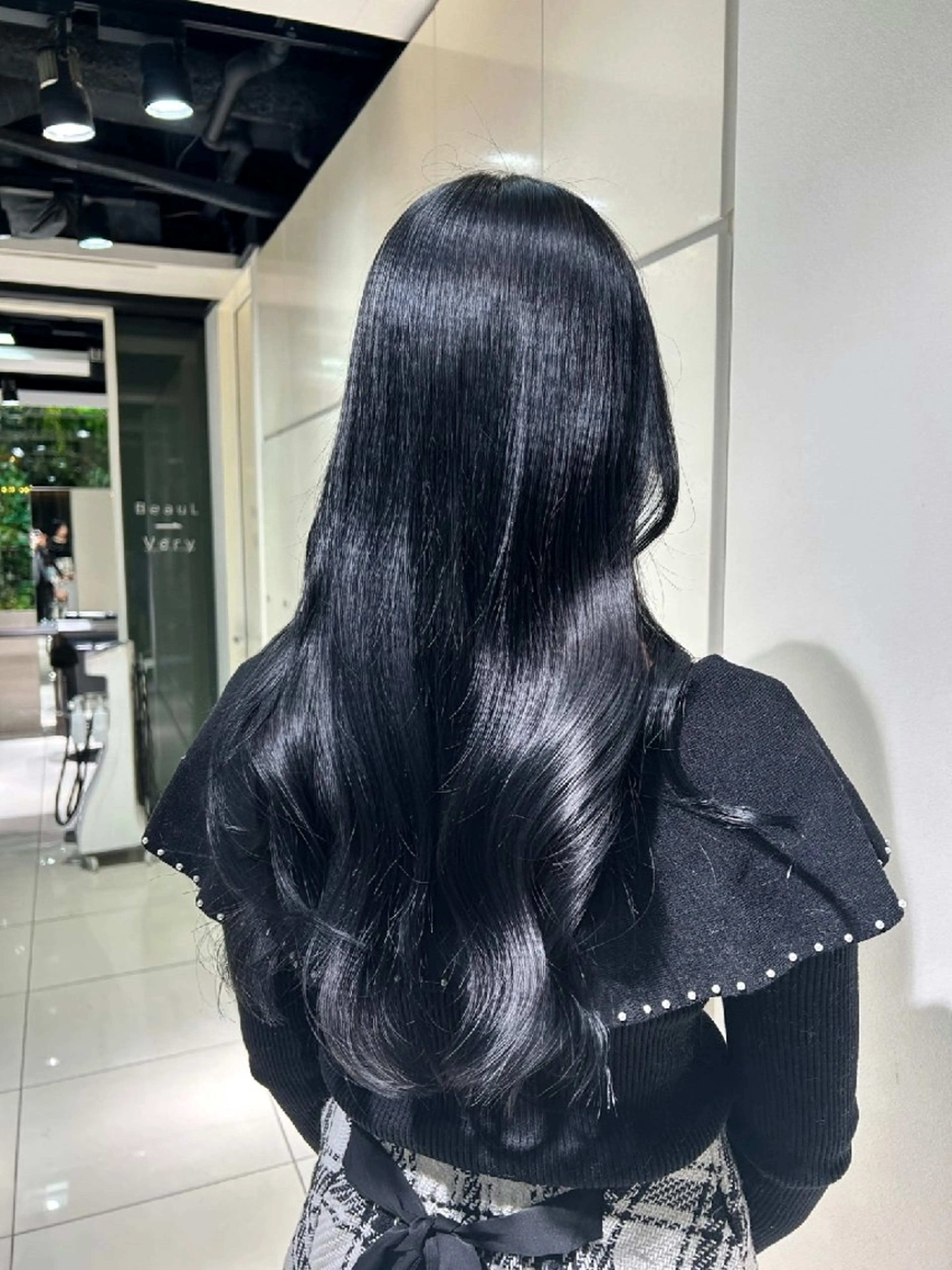 ロング カラー 黒髪 ブルーカラー ブルーブラック 透明感カラー ヘアカラー トリートメント アイブロウ/艶カラー ‪/yune🍒のヘアスタイル
