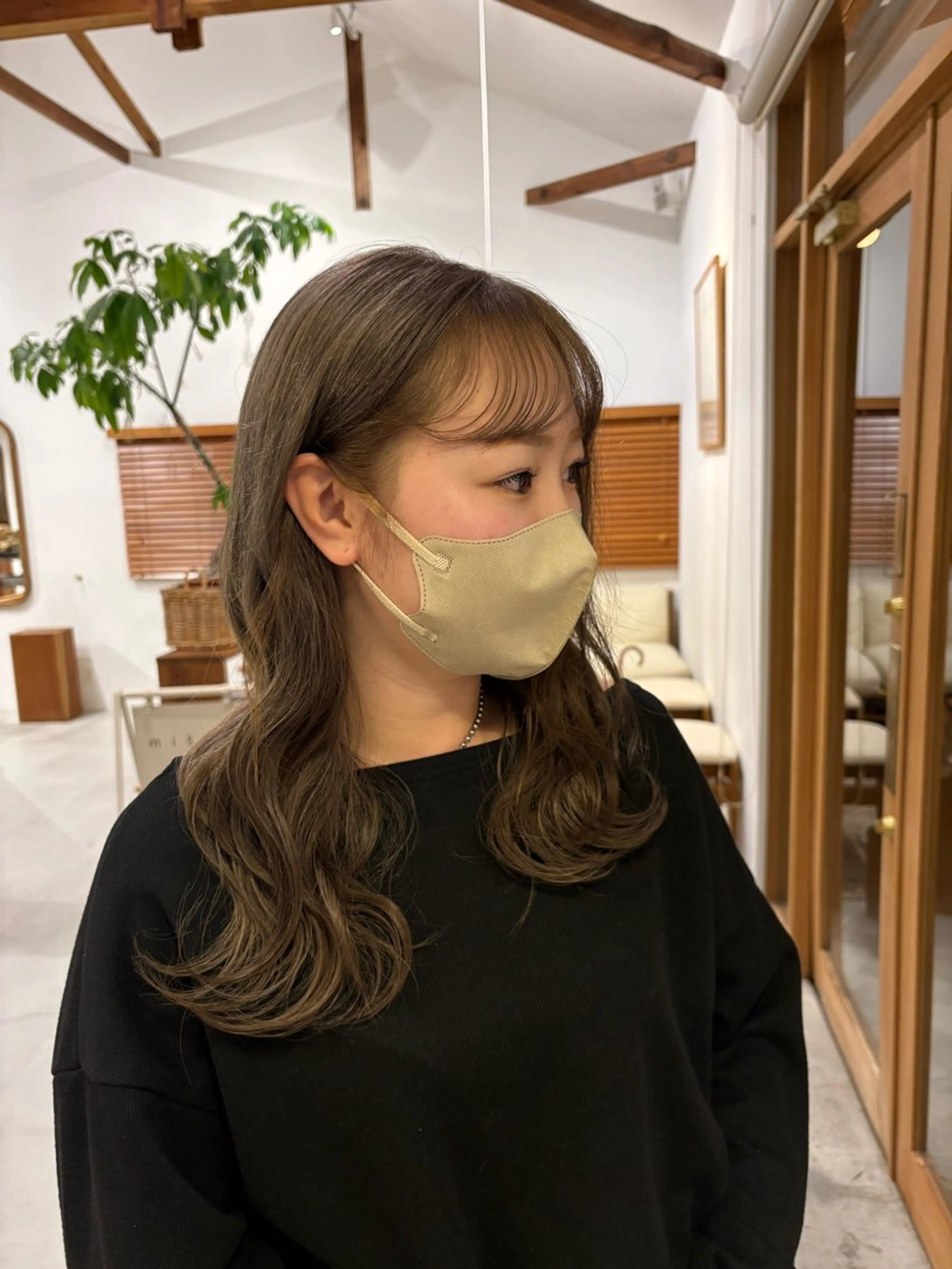 セミロング カラー ブリーチ mikke所属・shiozaki izumiのヘアスタイル