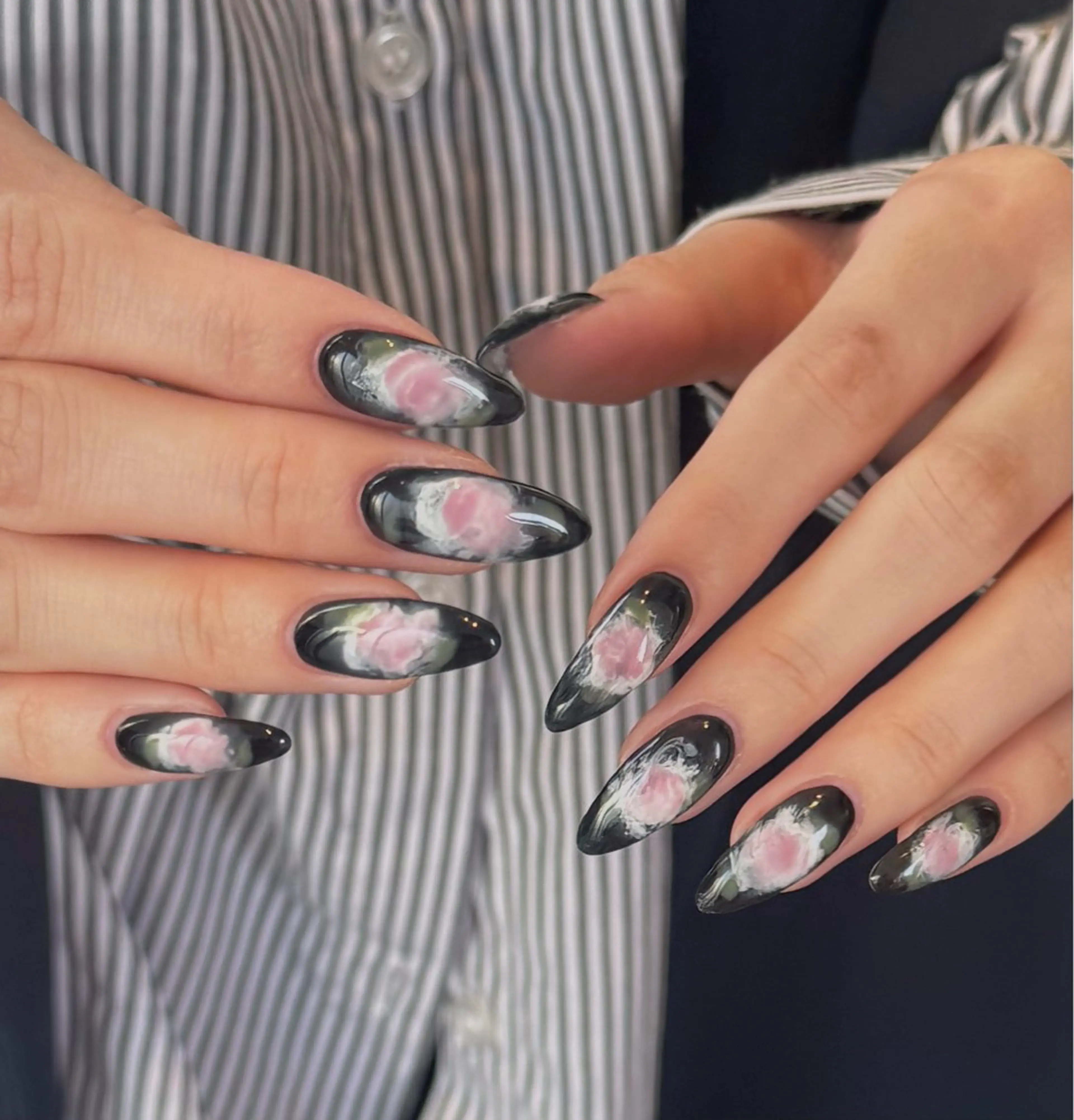 ネイル フラワーネイル 持ち込み ニュアンスネイル Yu_me(ユーミー)所属・Yu_me fuukaのネイルデザイン