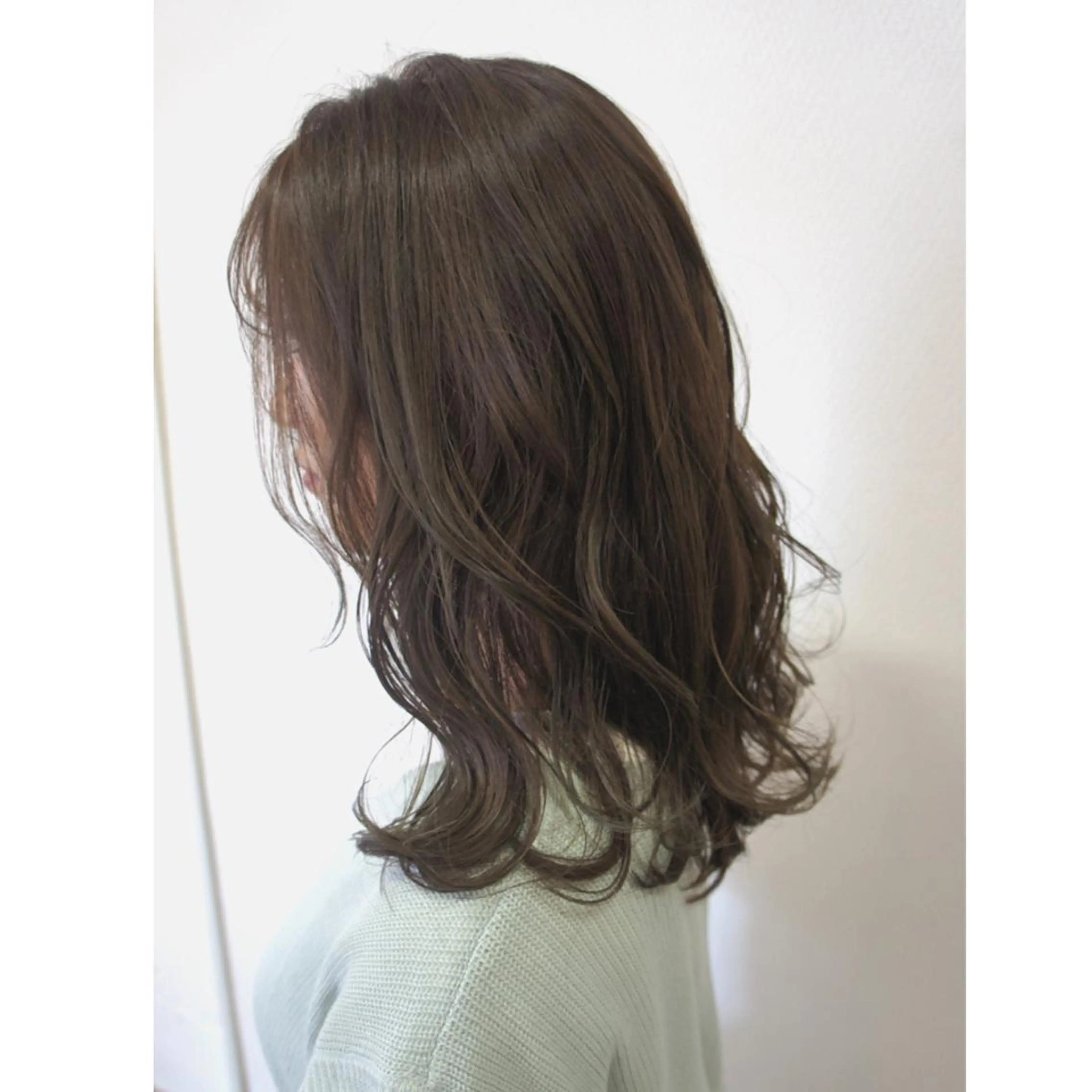 ミディアム ヘアカラー トリートメント 山本 茉希のヘアスタイル