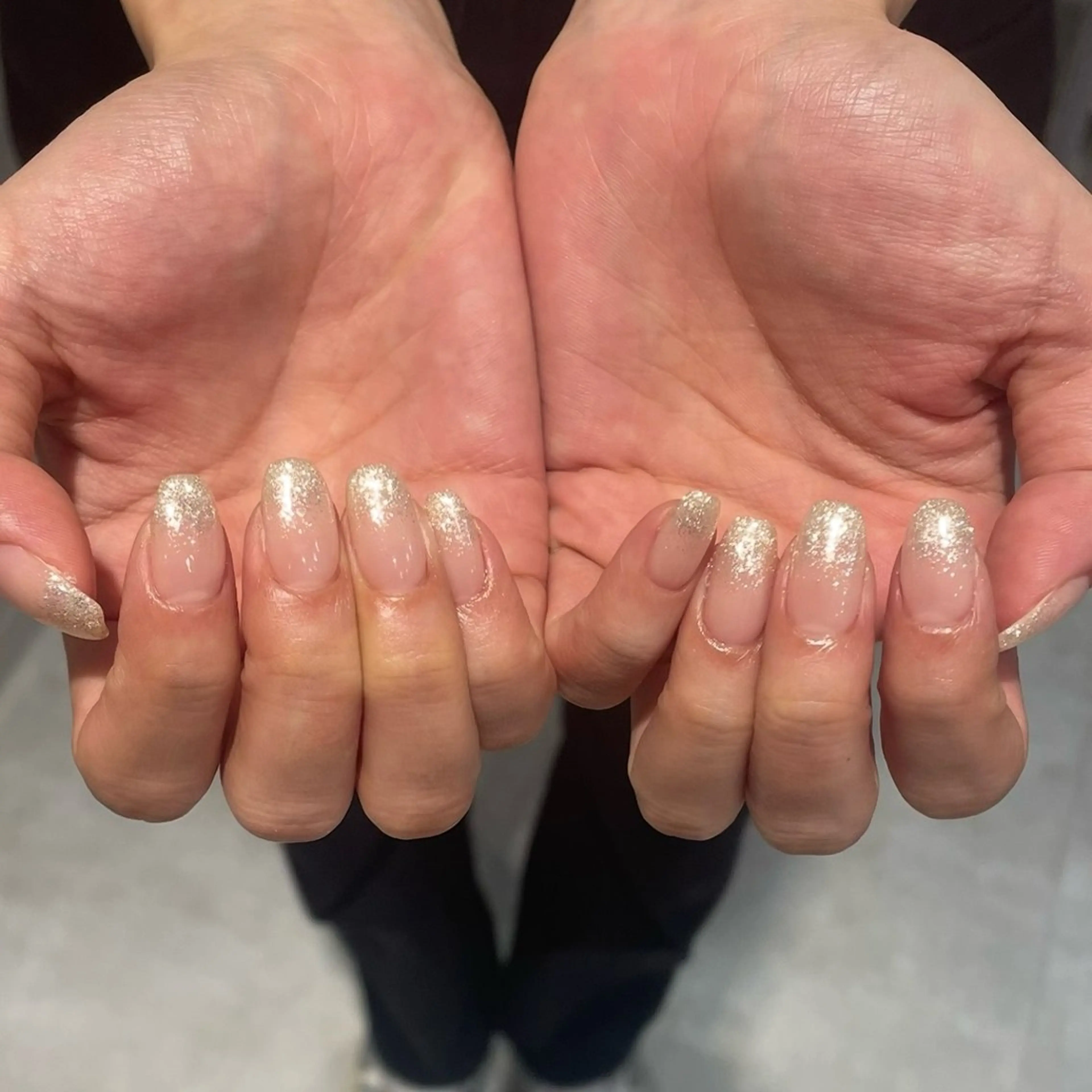 ネイル ハンドネイル 𝑟𝑖𝑠𝑎 🕯‎🤍のネイルデザイン