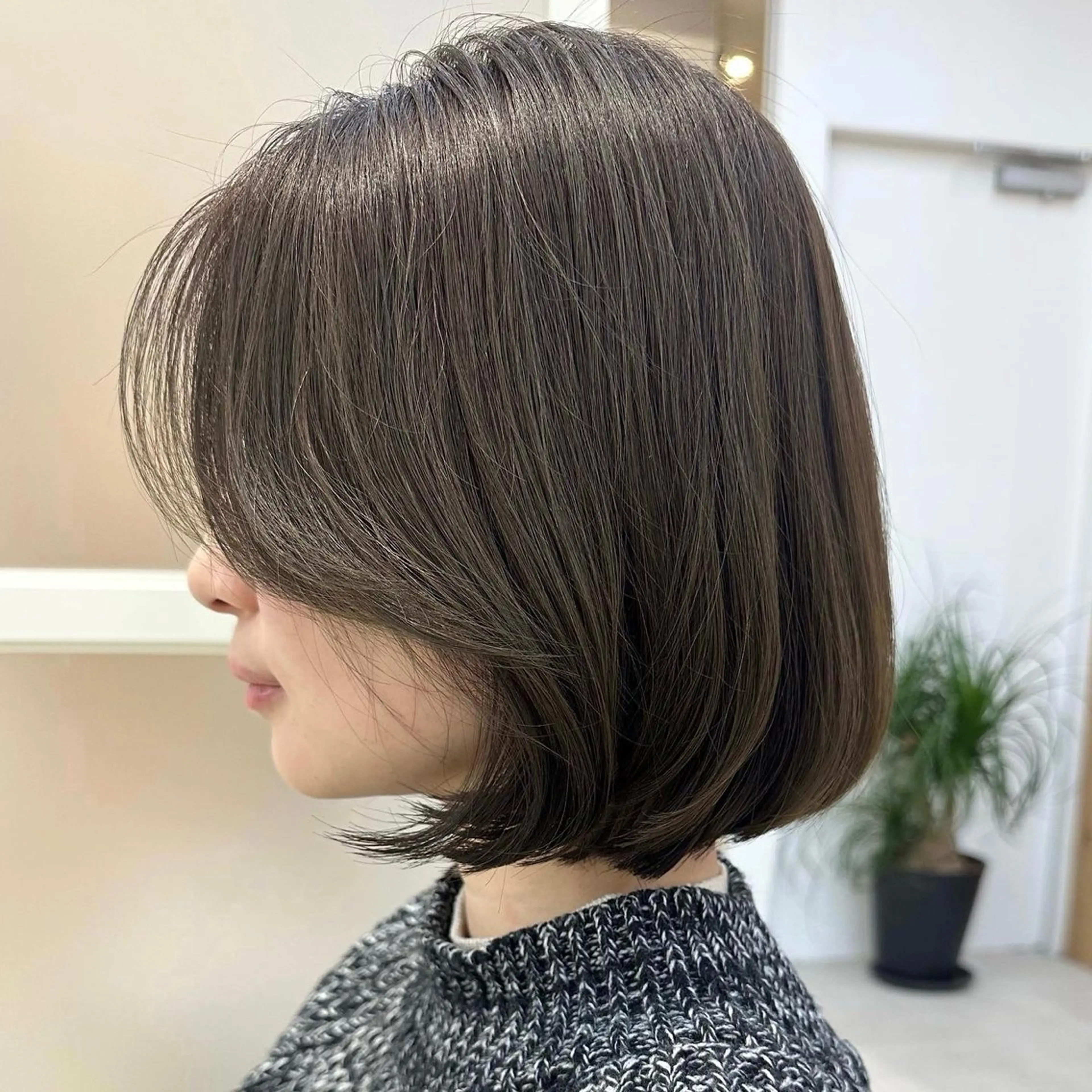 ミディアム カラー 似合わせレイヤー 透明感カラーのヘアスタイル