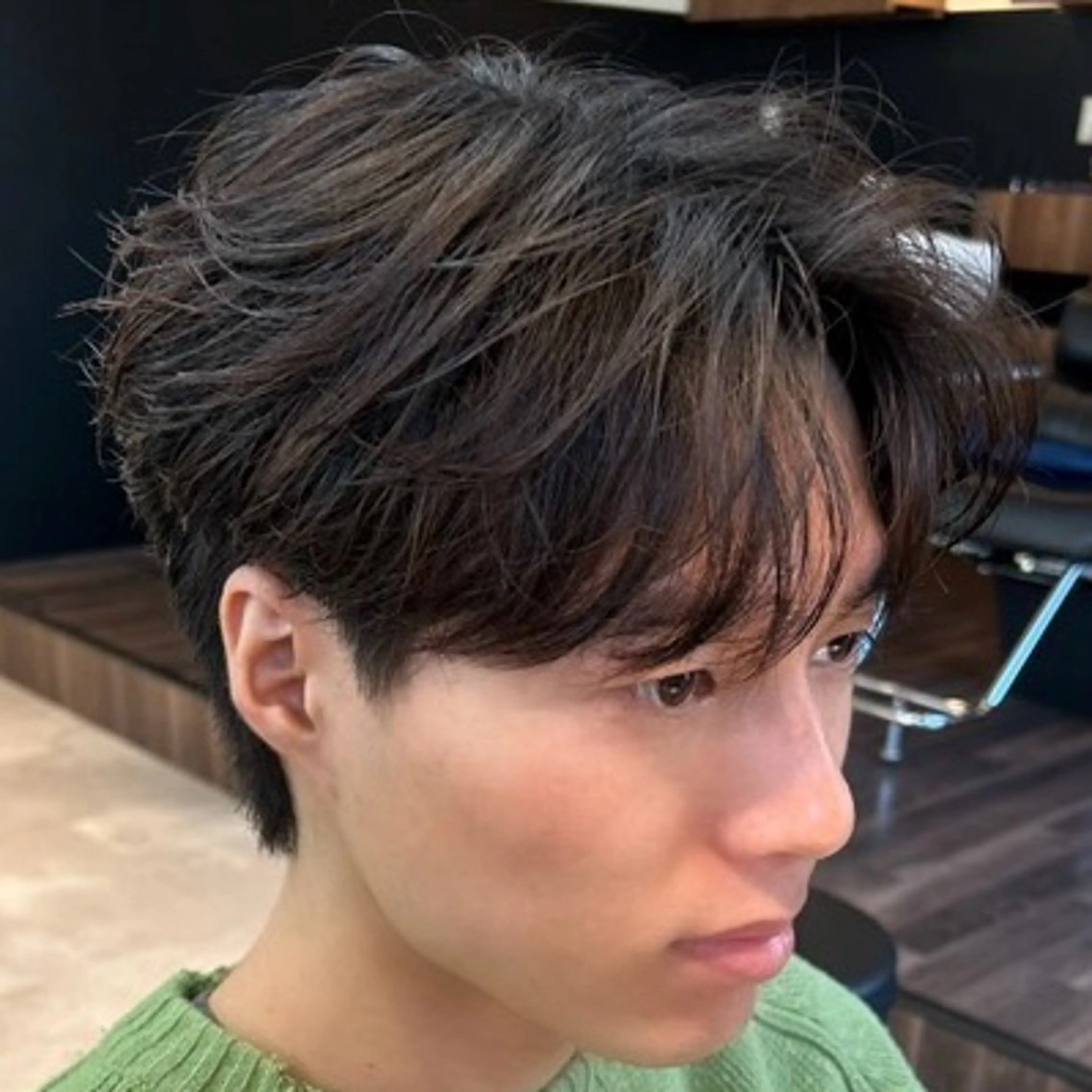 パーマ メンズ センターパート フェザーパーマ メンズ韓国風 メンズパーマ ニュアンスパーマ カット パーマ 男の理想を叶える🔥 メンズパーマ特化|関のヘアスタイル