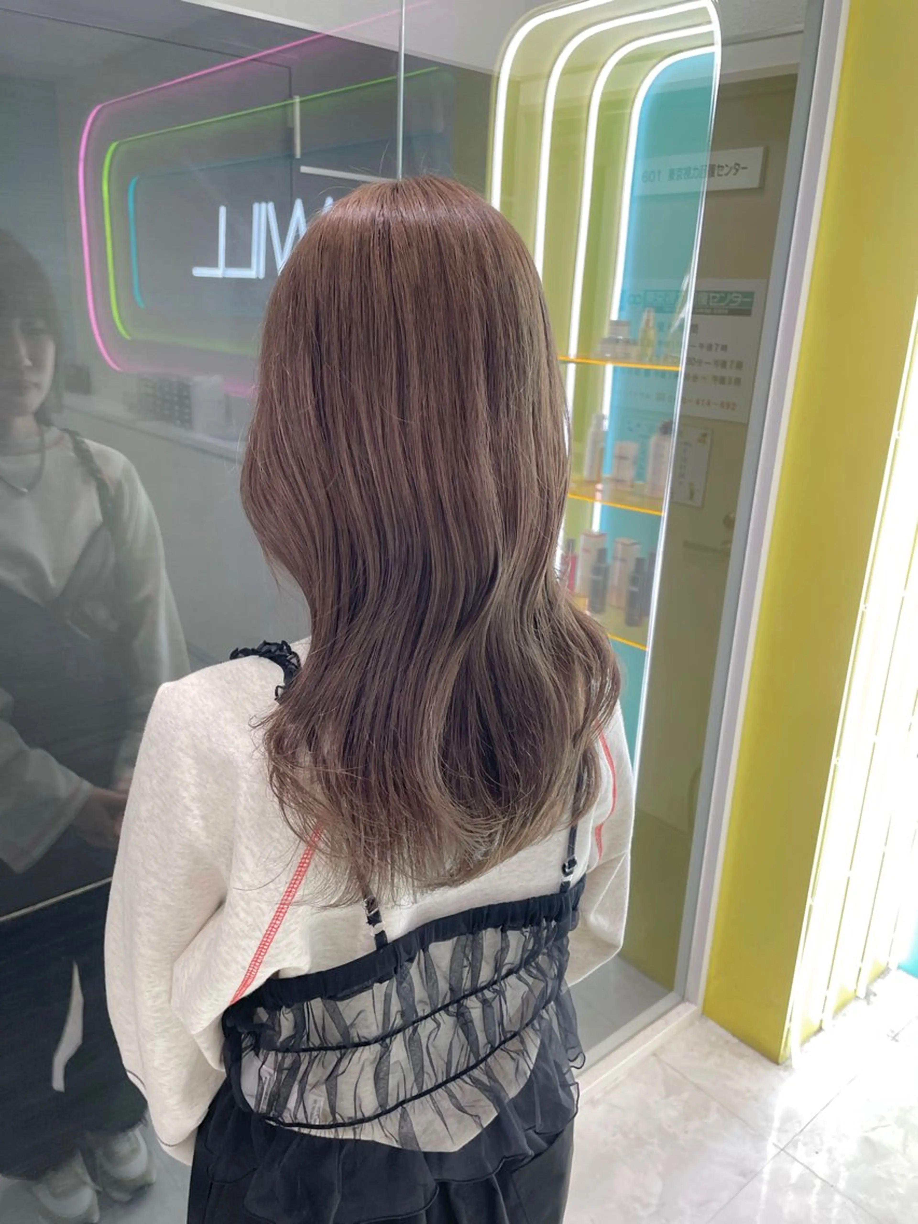 セミロング カラー パーマ ヘアアレンジ メンズ メンズブリーチ ブリーチ ショコラグレージュ グレージュ ヘアカラー トリートメント ヘッドスパ 透明感カラー・レイヤ ー🎀amika🎀のヘアスタイル