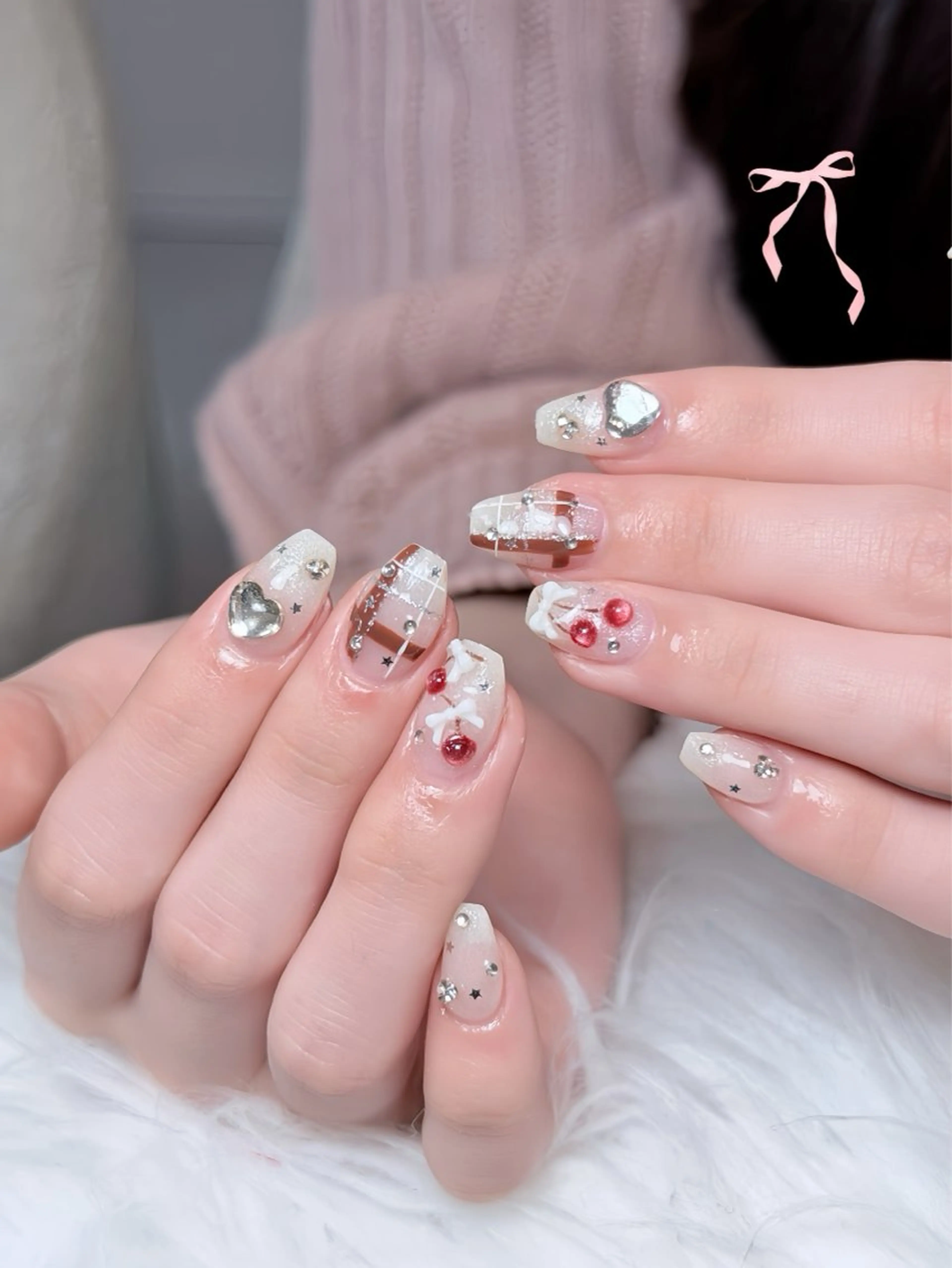 ネイル オーロラネイル ボルドー ブラウン 氷ネイル・うるうるネイル キラキラネイル ハンドネイル Julli ジュリのネイルデザイン