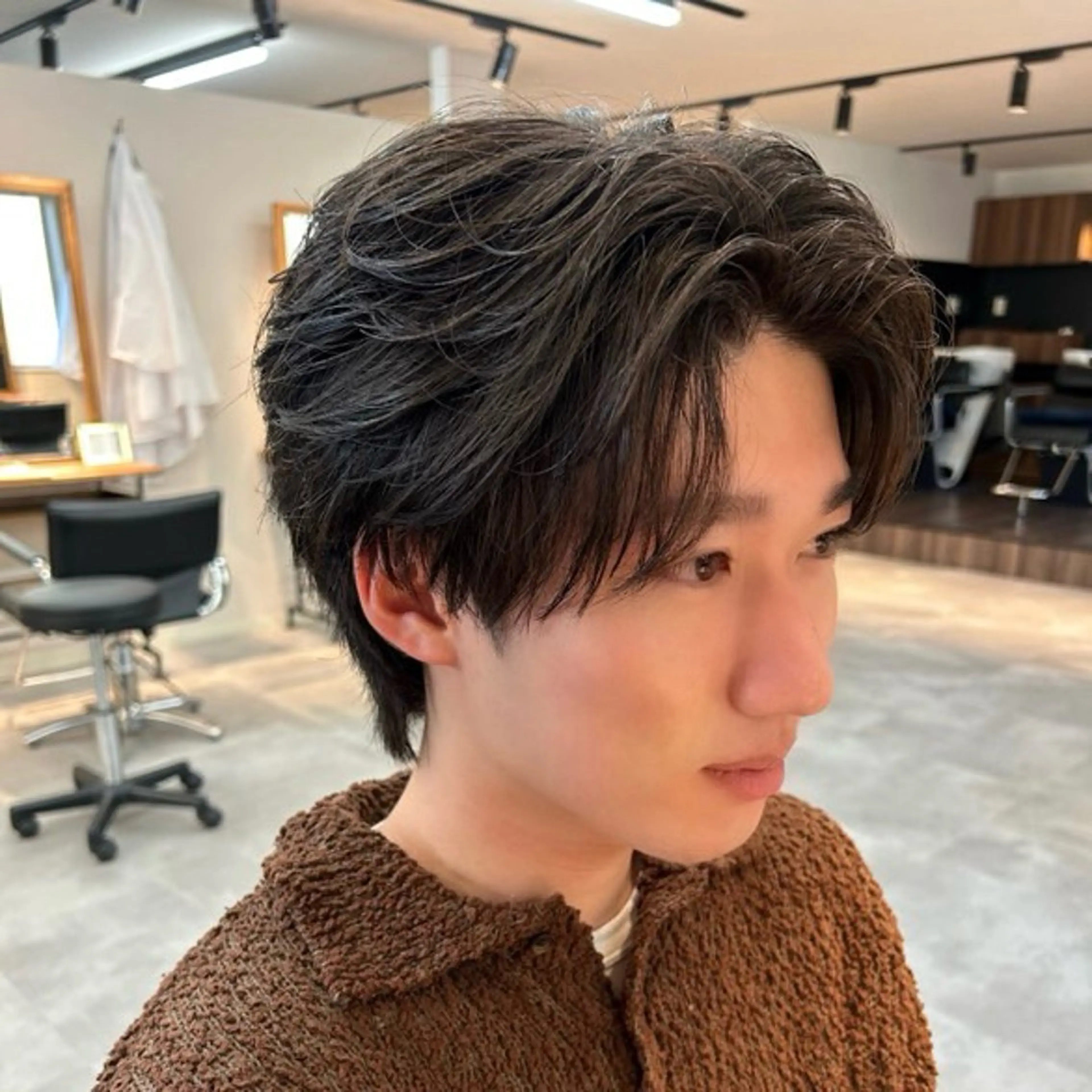 パーマ メンズ フェザーパーマ カルマパーマ メンズ韓国風 メンズパーマ メンズショート 男の理想を叶える🔥 メンズパーマ特化｜関のヘアスタイル