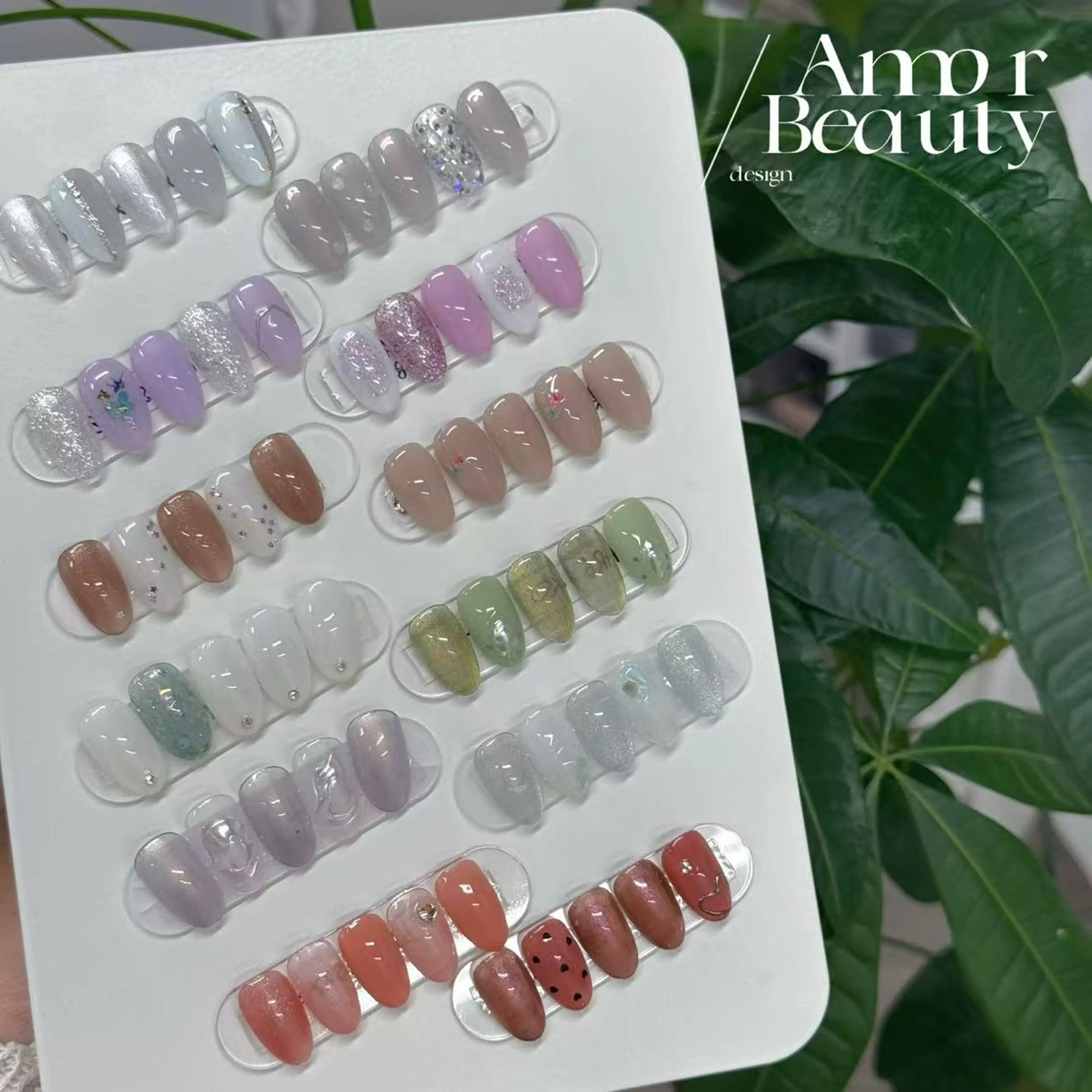 ネイル ハンドネイル Kaka_ パラジェル、長さだしのネイルデザイン