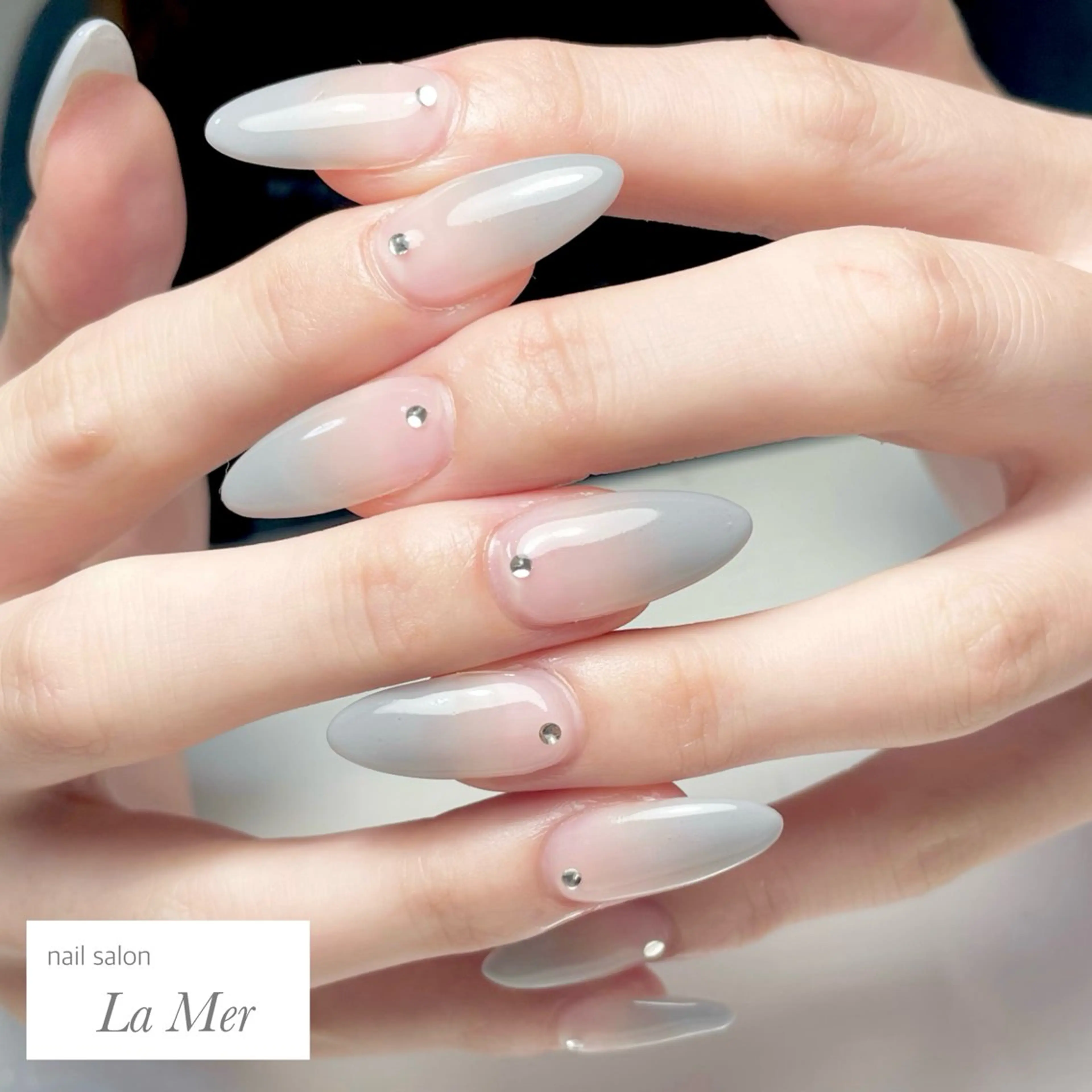 ネイル カジュアル 長さ出し グラデーション ロングネイル シンプルネイル ハンドネイル nailsalon La Merのネイルデザイン