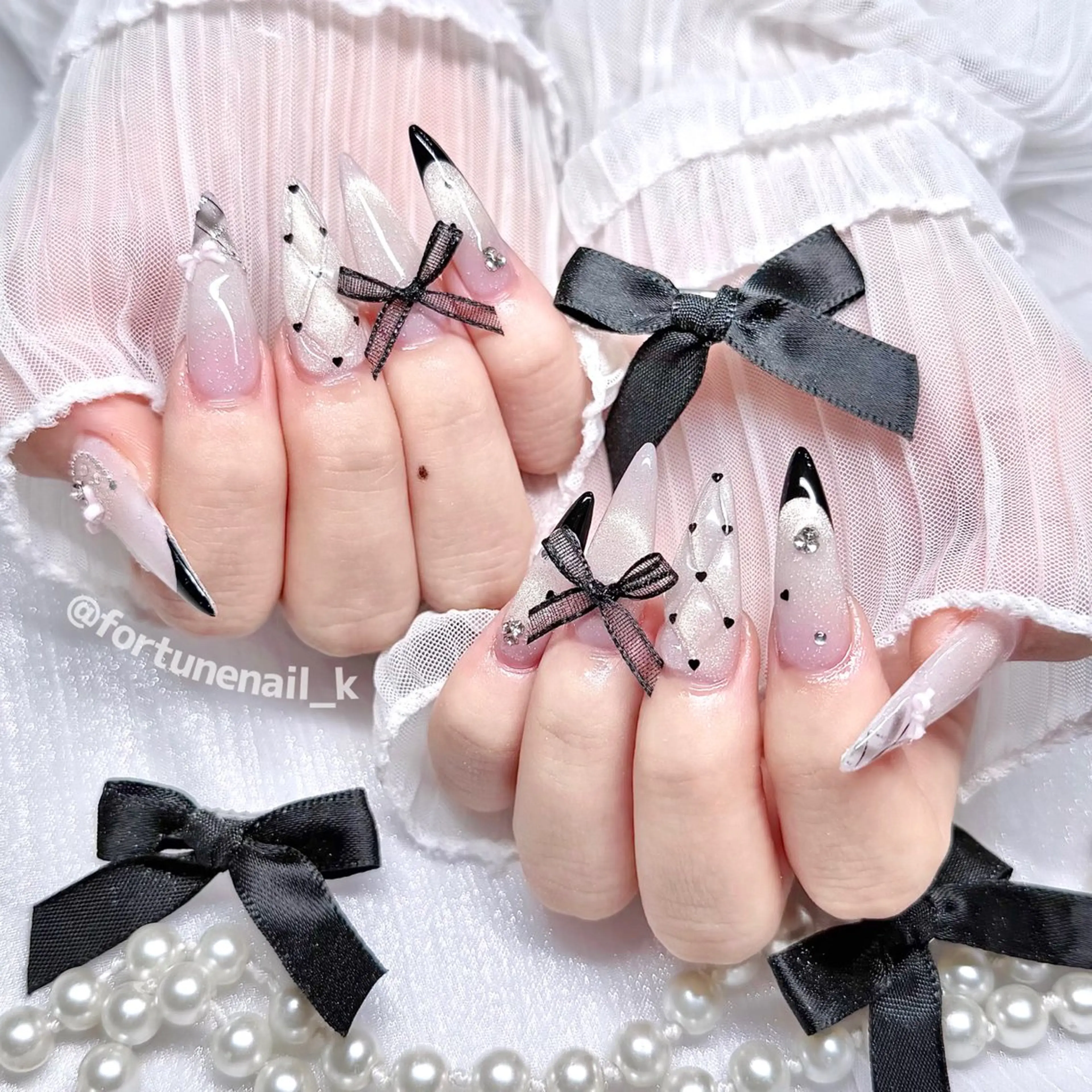 ネイル マグネットネイル ハンドネイル 🤍kanane 🤍4/6空✩.*のネイルデザイン