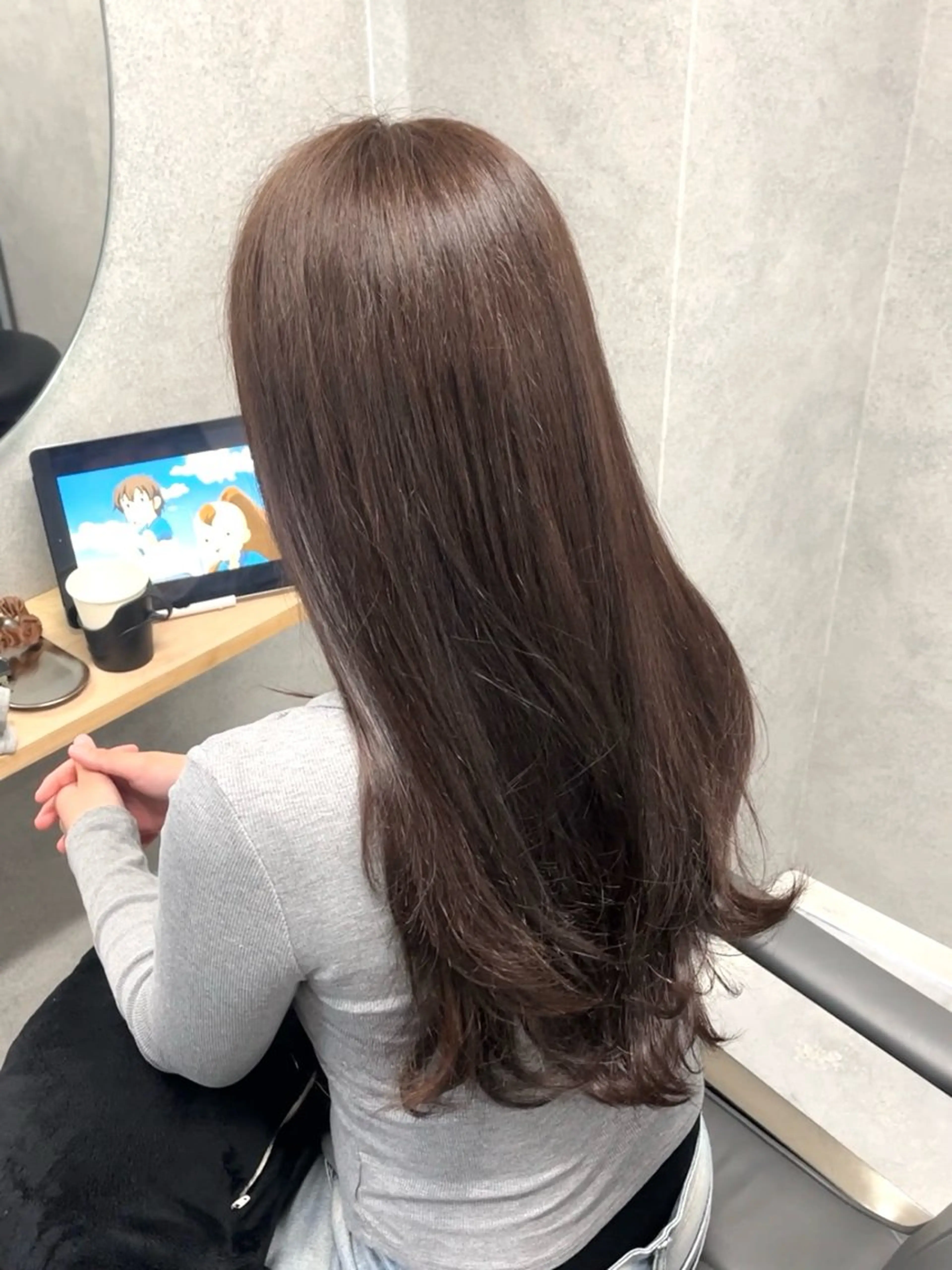 ロング カット ヘアカラー トリートメント 透明感カラー/レイヤ ー/顔まわり/辻部のヘアスタイル