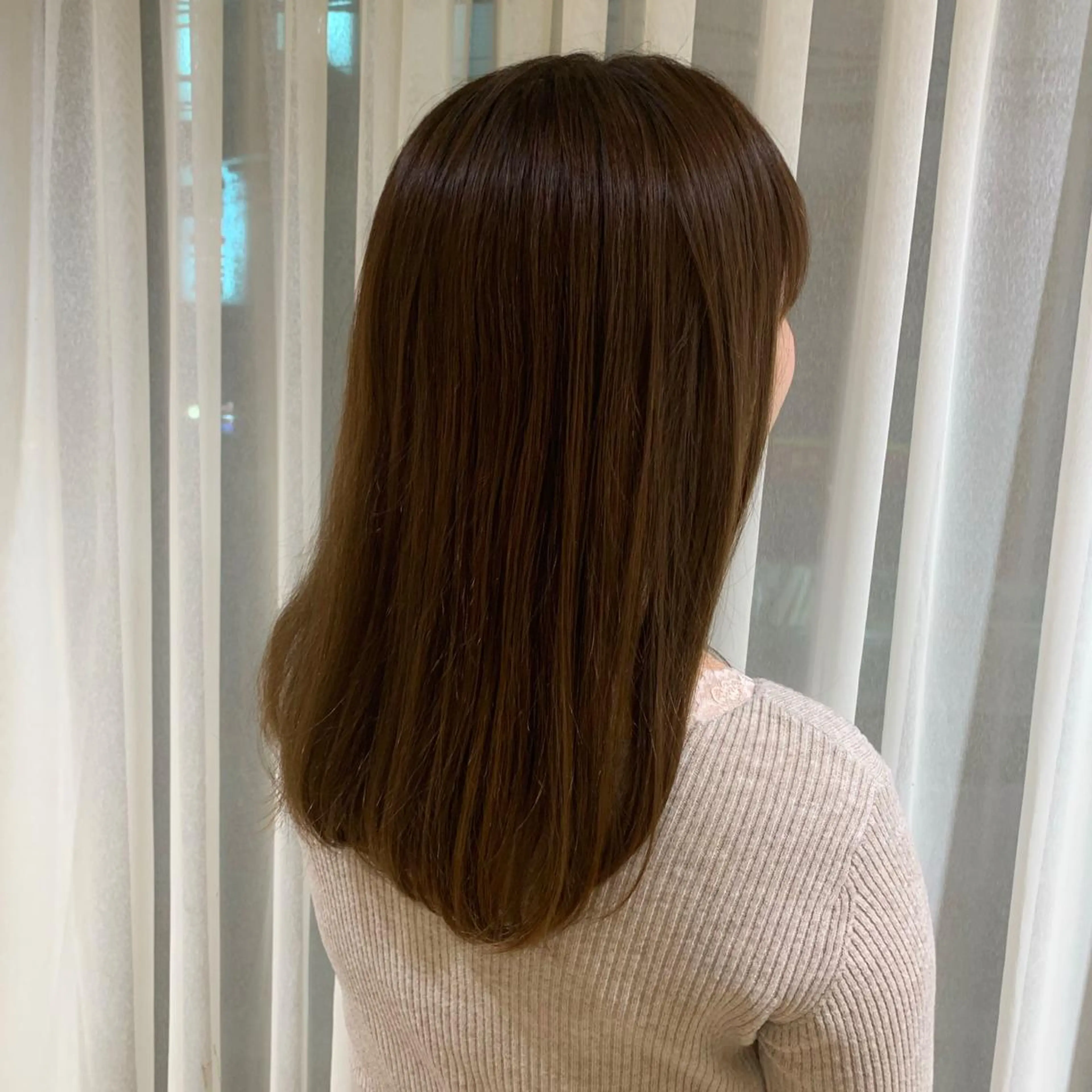 セミロング 切りっぱなしボブ ソノキユウカのヘアスタイル