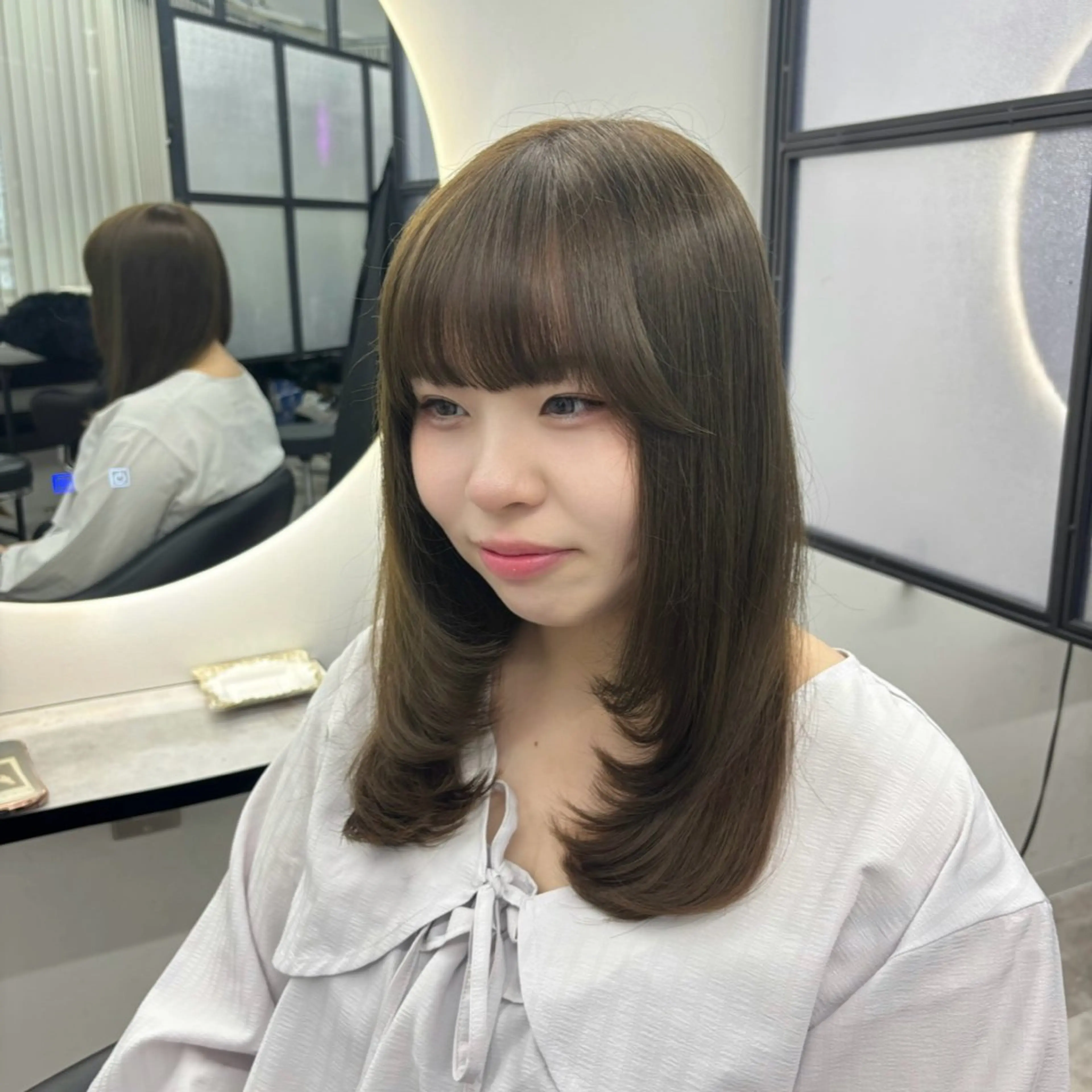 ロング カット Ren. 🦋デザインカラーのヘアスタイル