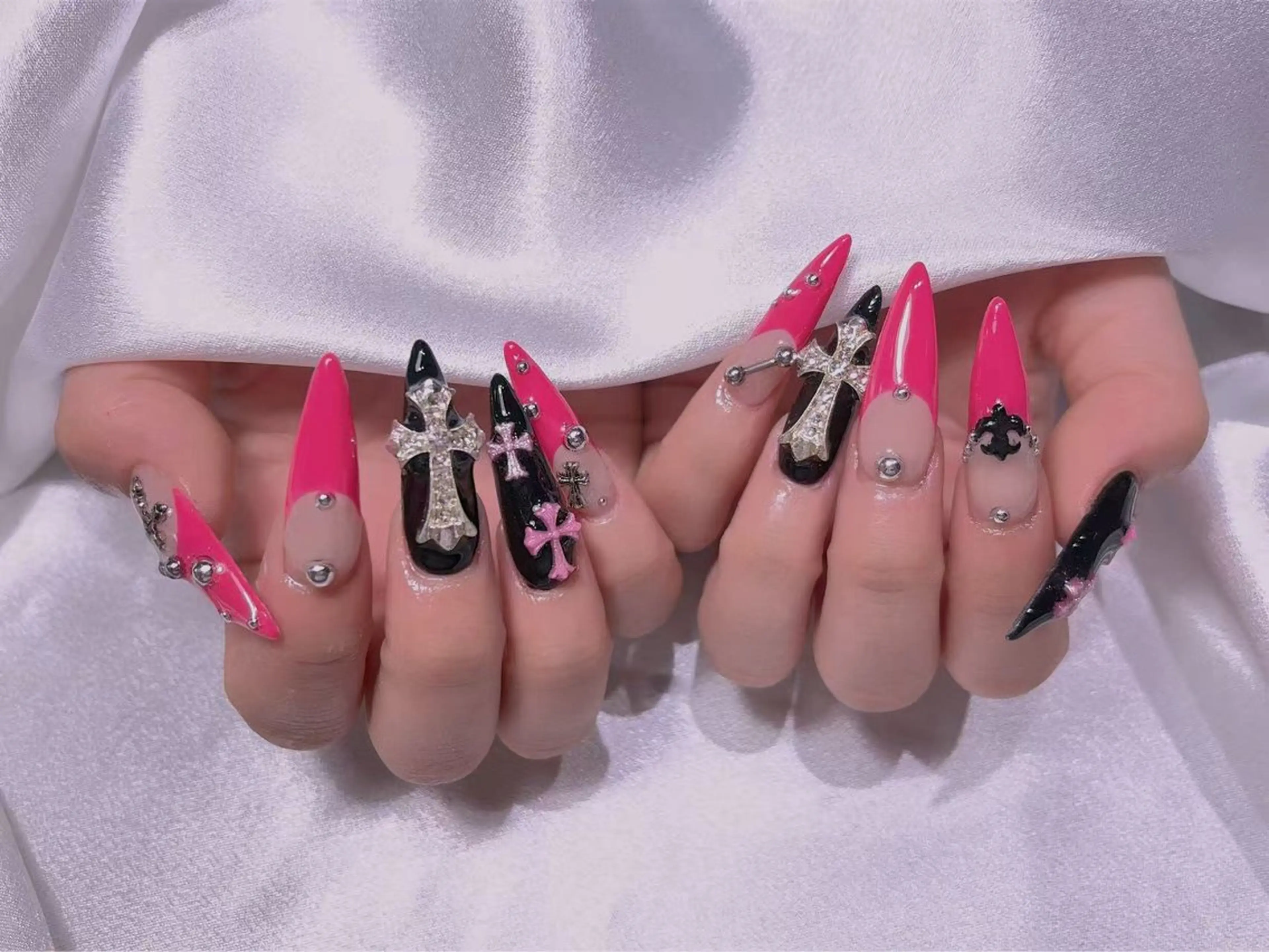 ネイル M2ネイルサロン【長さ出し&フィルイン導入店】所属・長さ出し専門店 RIRIのネイルデザイン