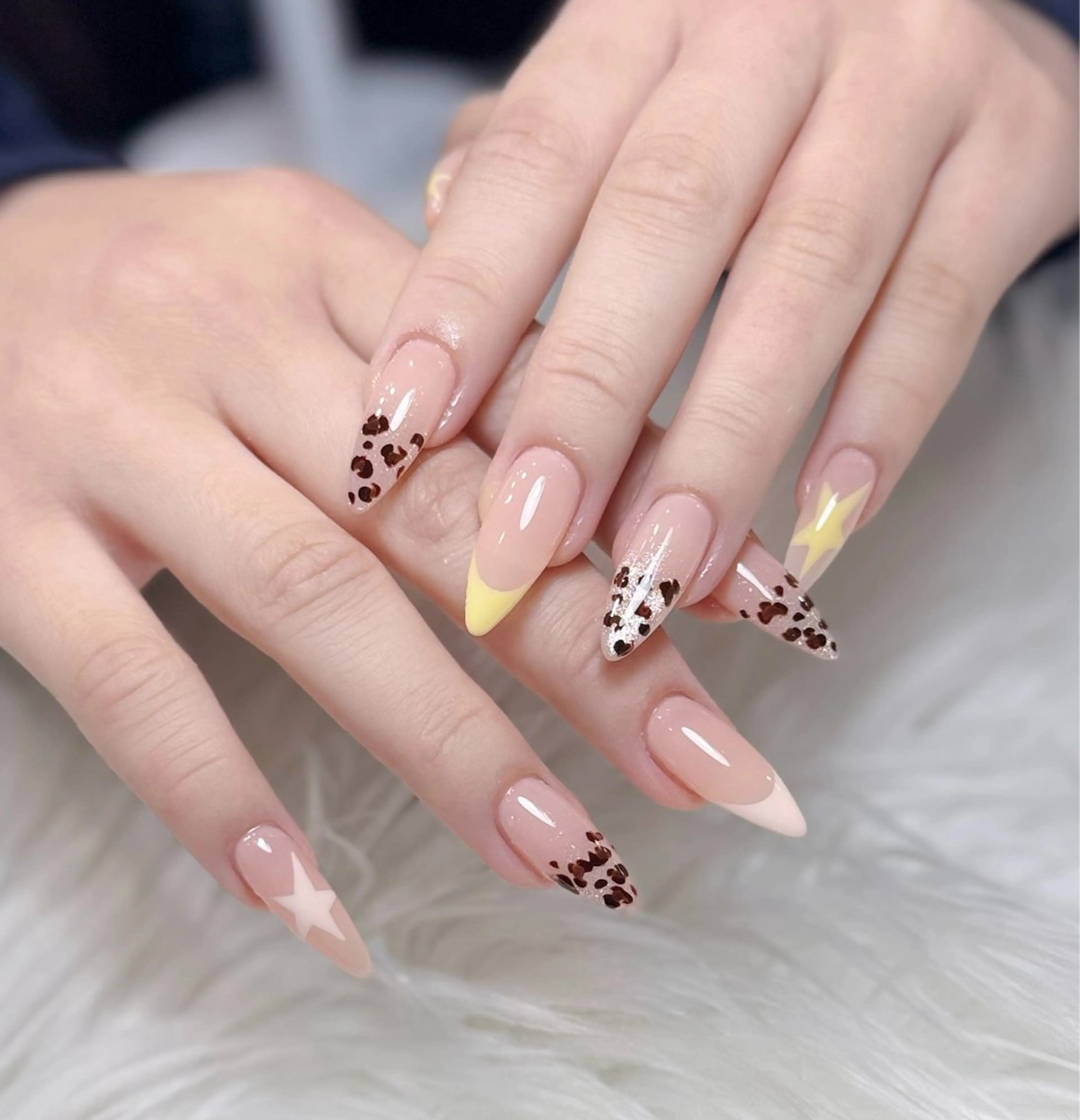 ネイル オーロラネイル チークネイル フットネイル フレンチネイル ジェルネイル ハンドネイル Nichi Nailsのネイルデザイン