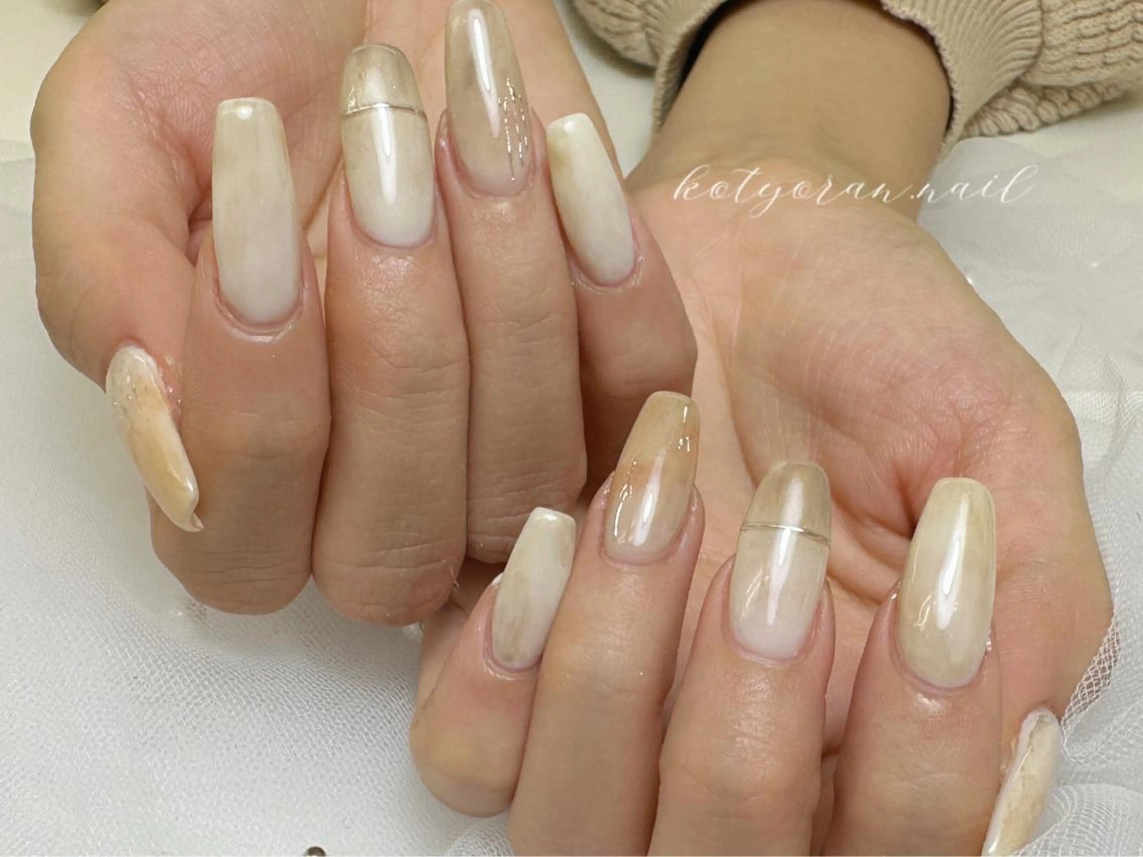 ミディアム カラー パーマ ヘアアレンジ メンズ キッズ ネイル マツエク・マツパ アイブロウ モナ& ミユのネイルデザイン