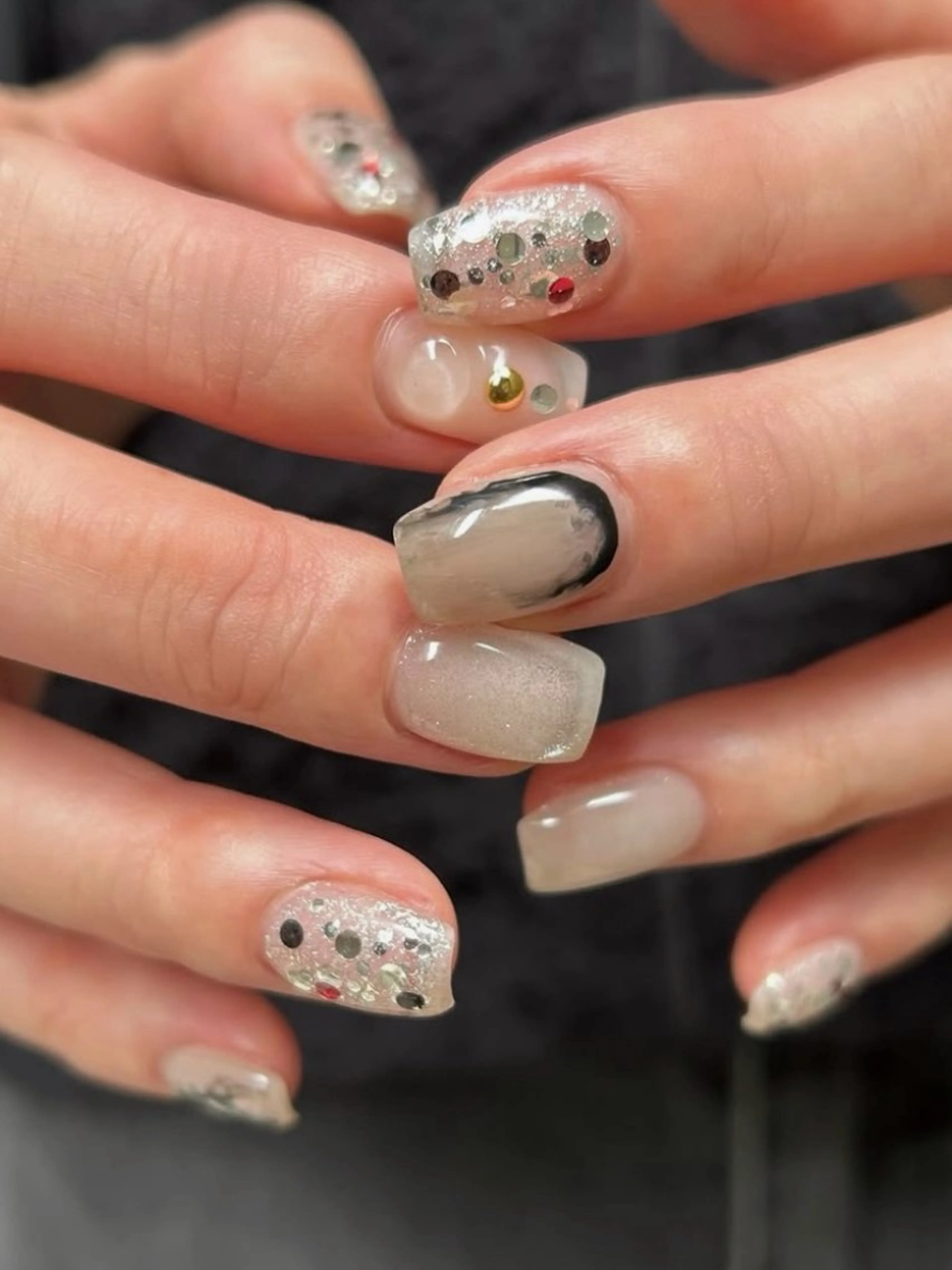 ネイル アートネイル 韓国ネイル ニュアンスネイル ぷっくりネイル talo .のネイルデザイン