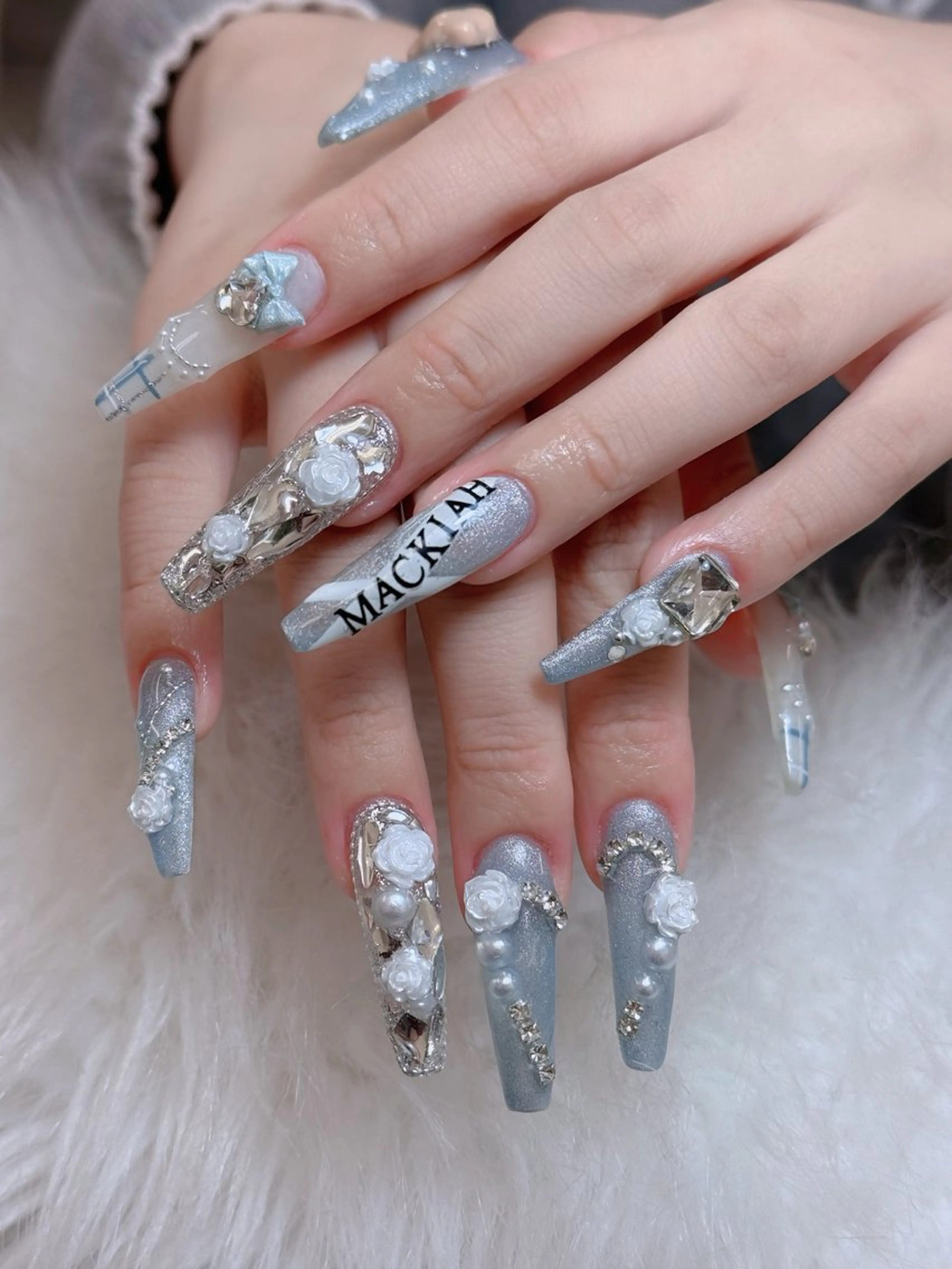 ネイル オーロラネイル チークネイル フットネイル フレンチネイル 韓国ネイル Lumi Nail 新大久保3‘のネイルデザイン