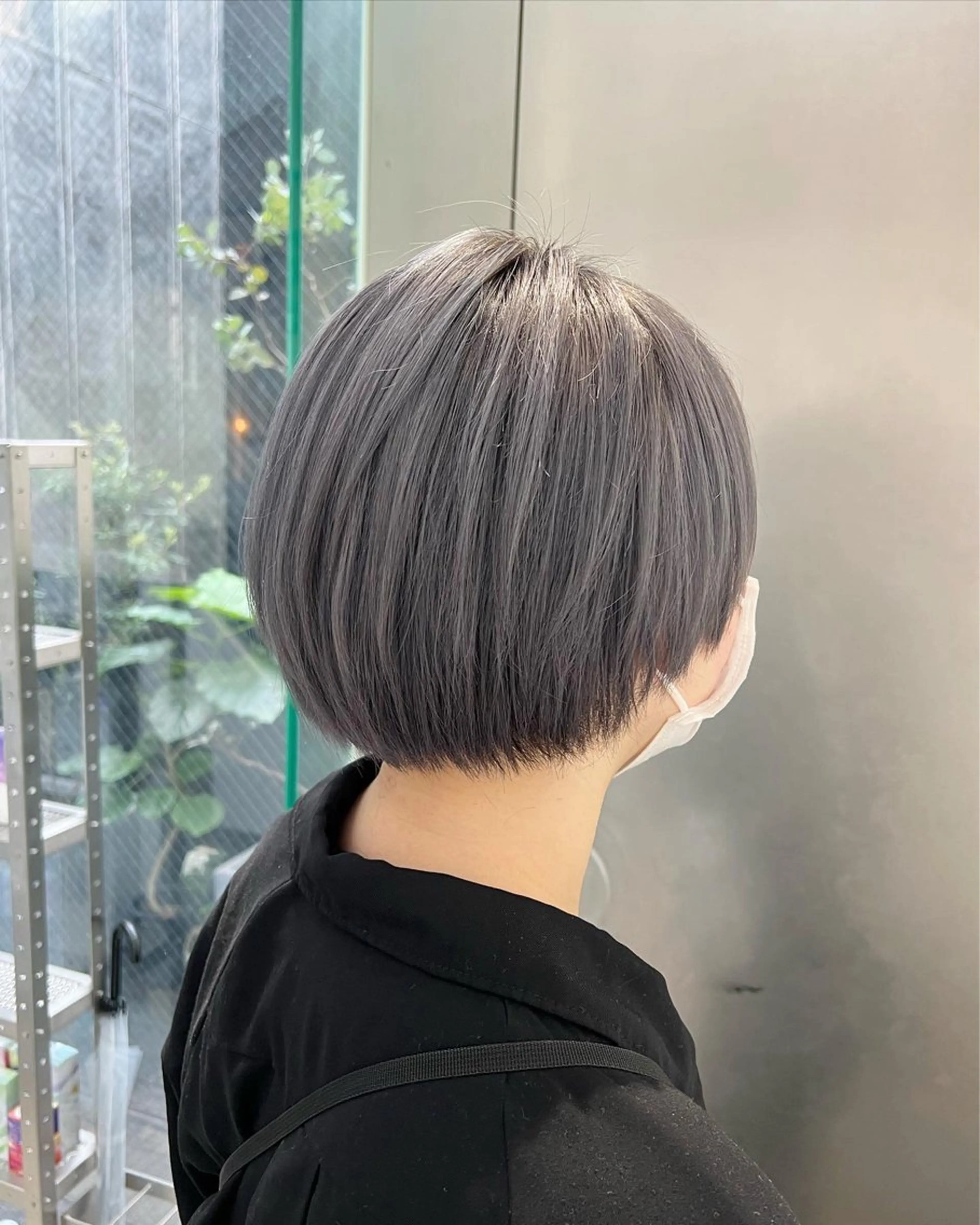 ショート カラー アッシュ アッシュグレー ブリーチ ショートヘア カット ヘアカラー トリートメント インナーカラー/天神 ブリーチ/吉田のヘアスタイル