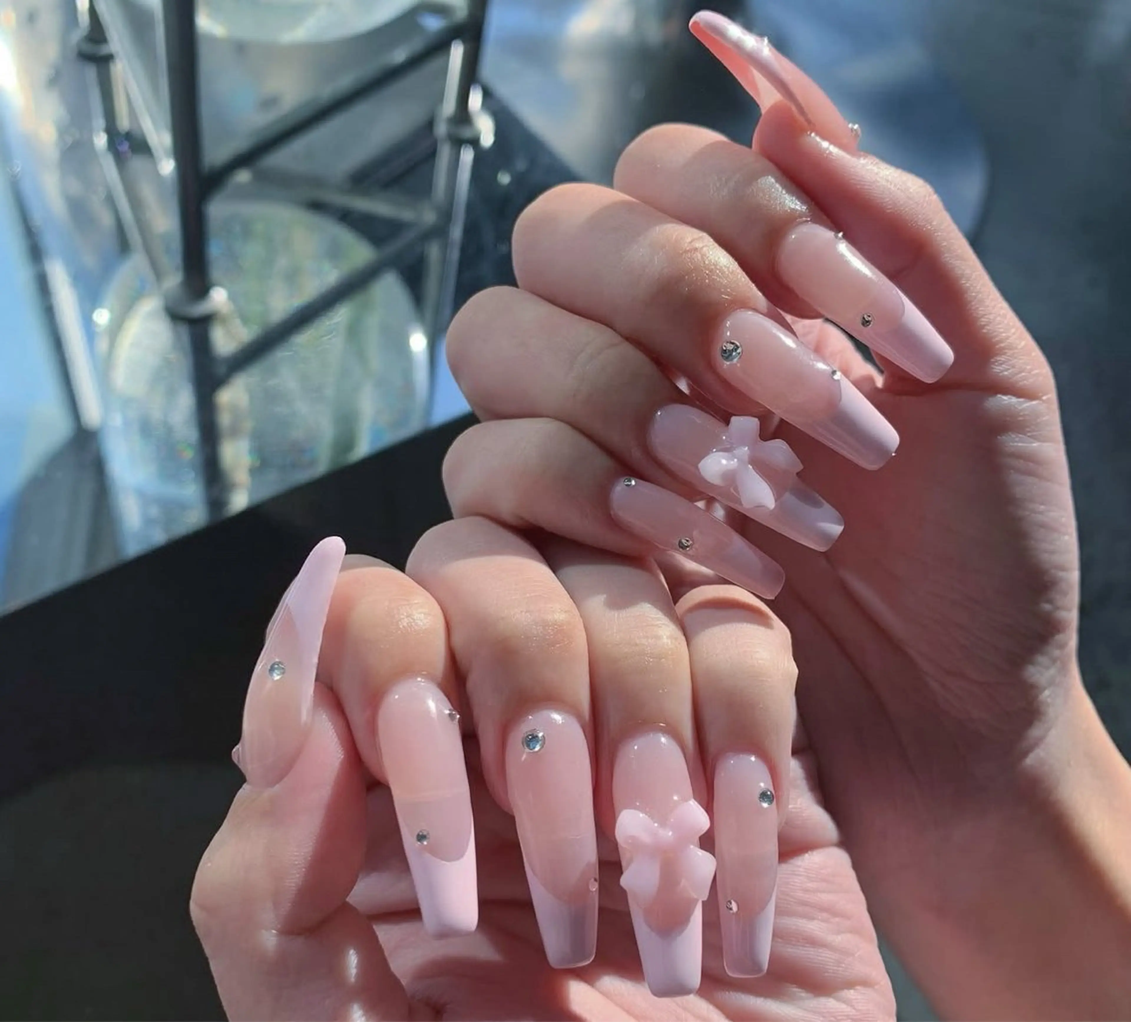 ネイル フレンチネイル ジェルネイル ガラスフレンチ ハロウィン ハート H.baby Nail Salonのネイルデザイン