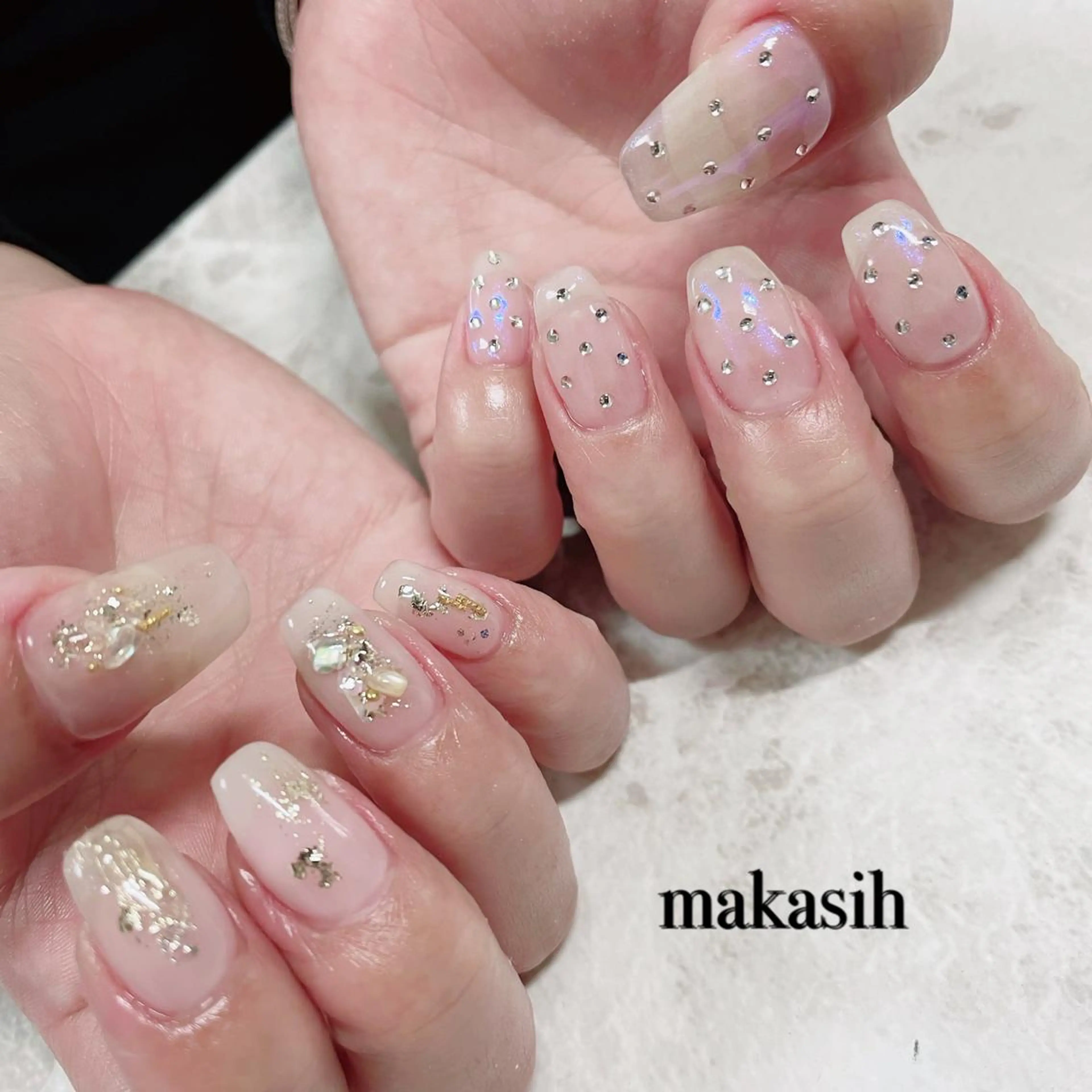 ネイル オーロラネイル キラキラネイル ニュアンスネイル 濱田 美菜子のエステ・リラクイメージ