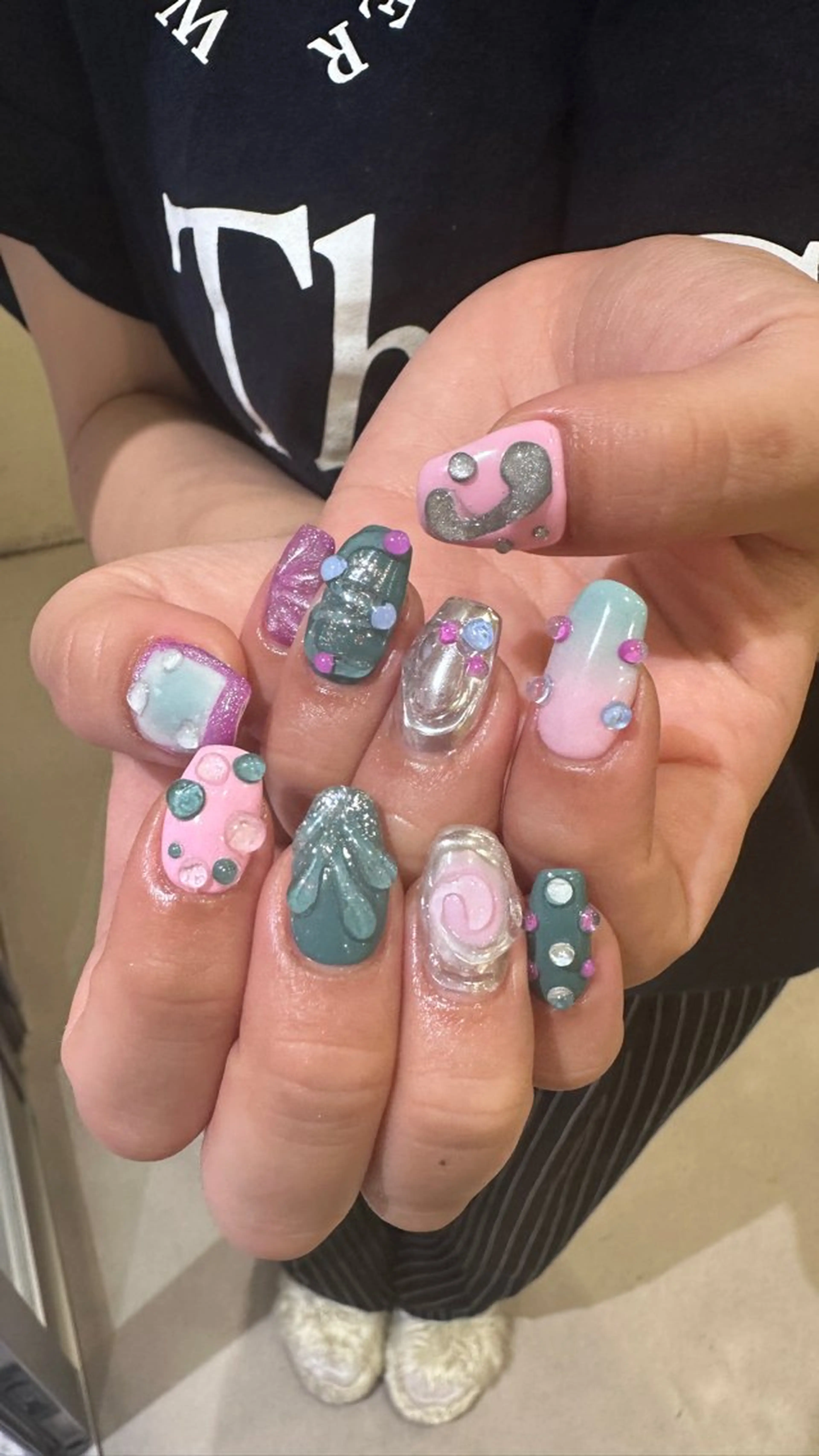 ネイル ハンドネイル 👽個性派ネイル🎀 komachiのヘアスタイル