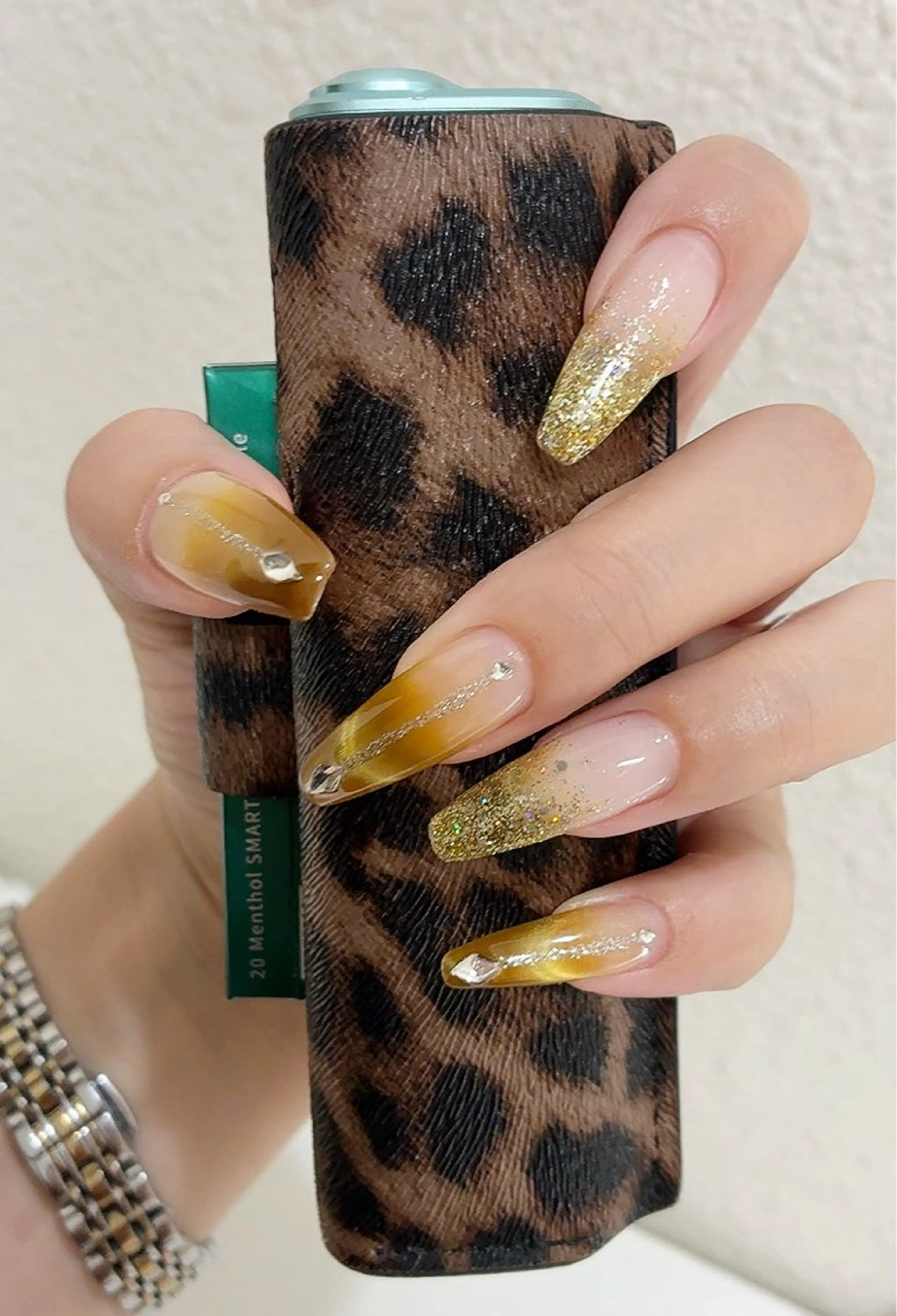 ネイル ハンドネイル 佐藤 依娜のネイルデザイン