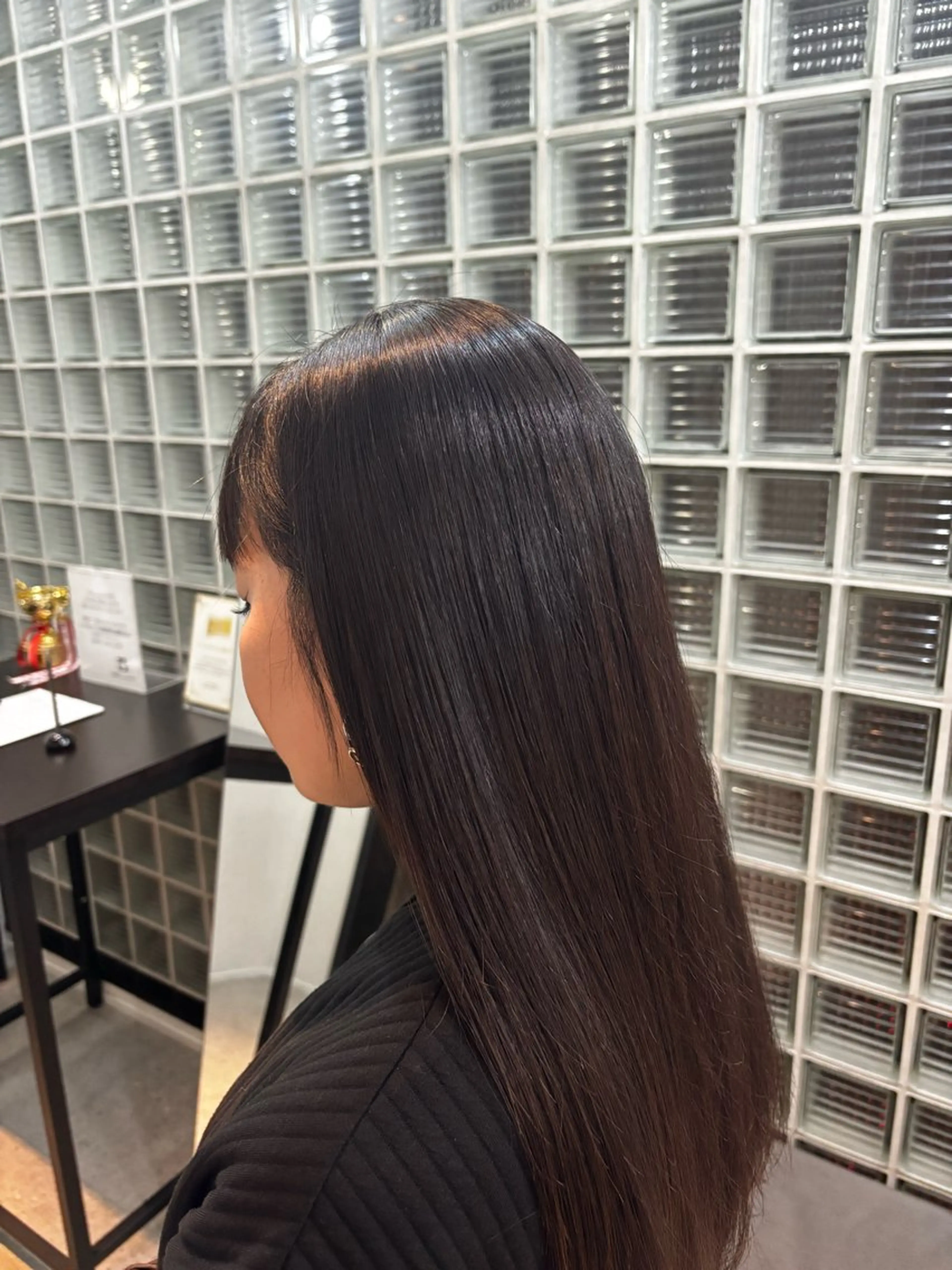 セミロング 縮毛矯正 佐々木 輝人のヘアスタイル