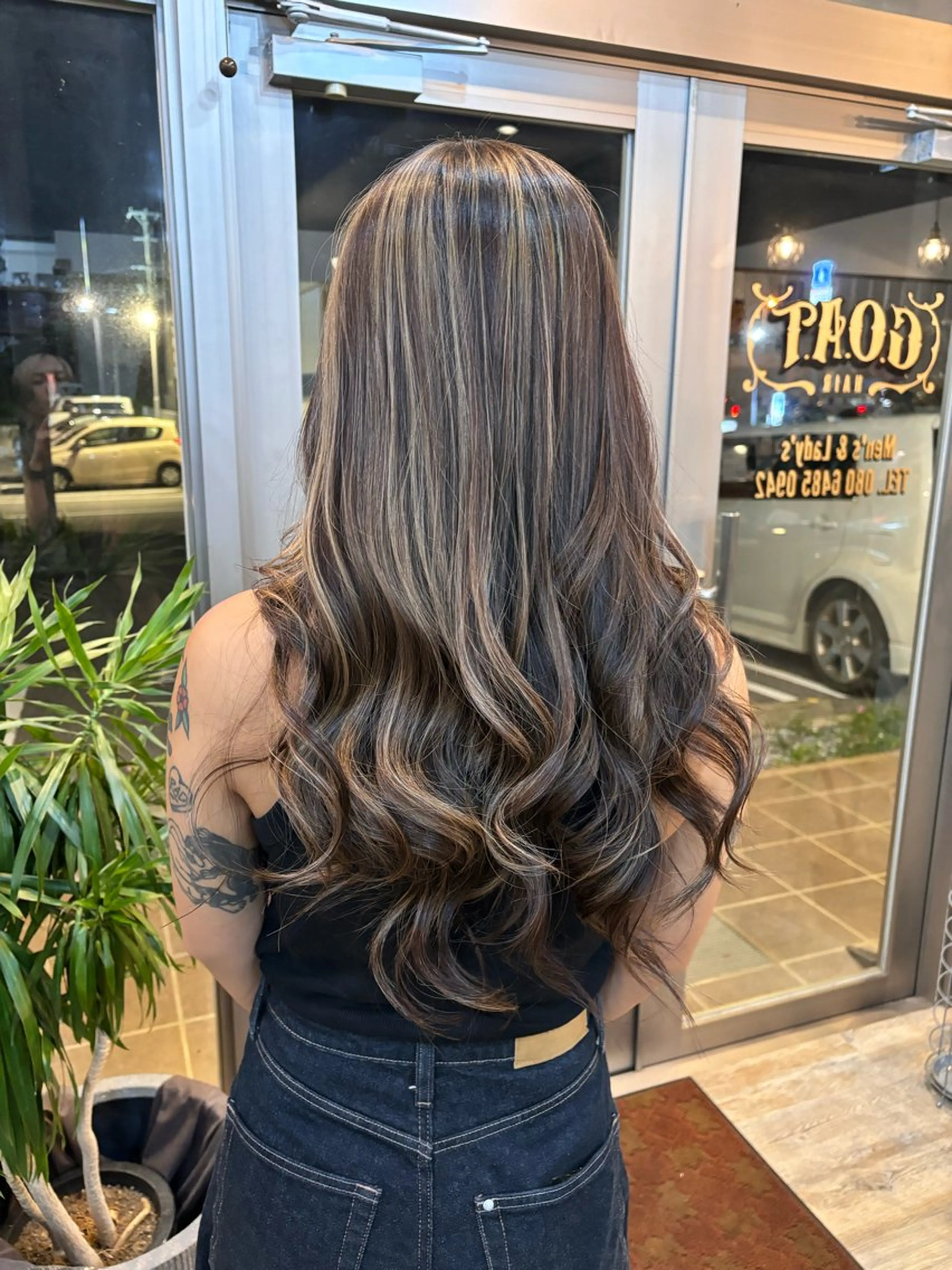 カラー G.O.A.T hair所属・Karen ✂︎GOAThairのヘアスタイル