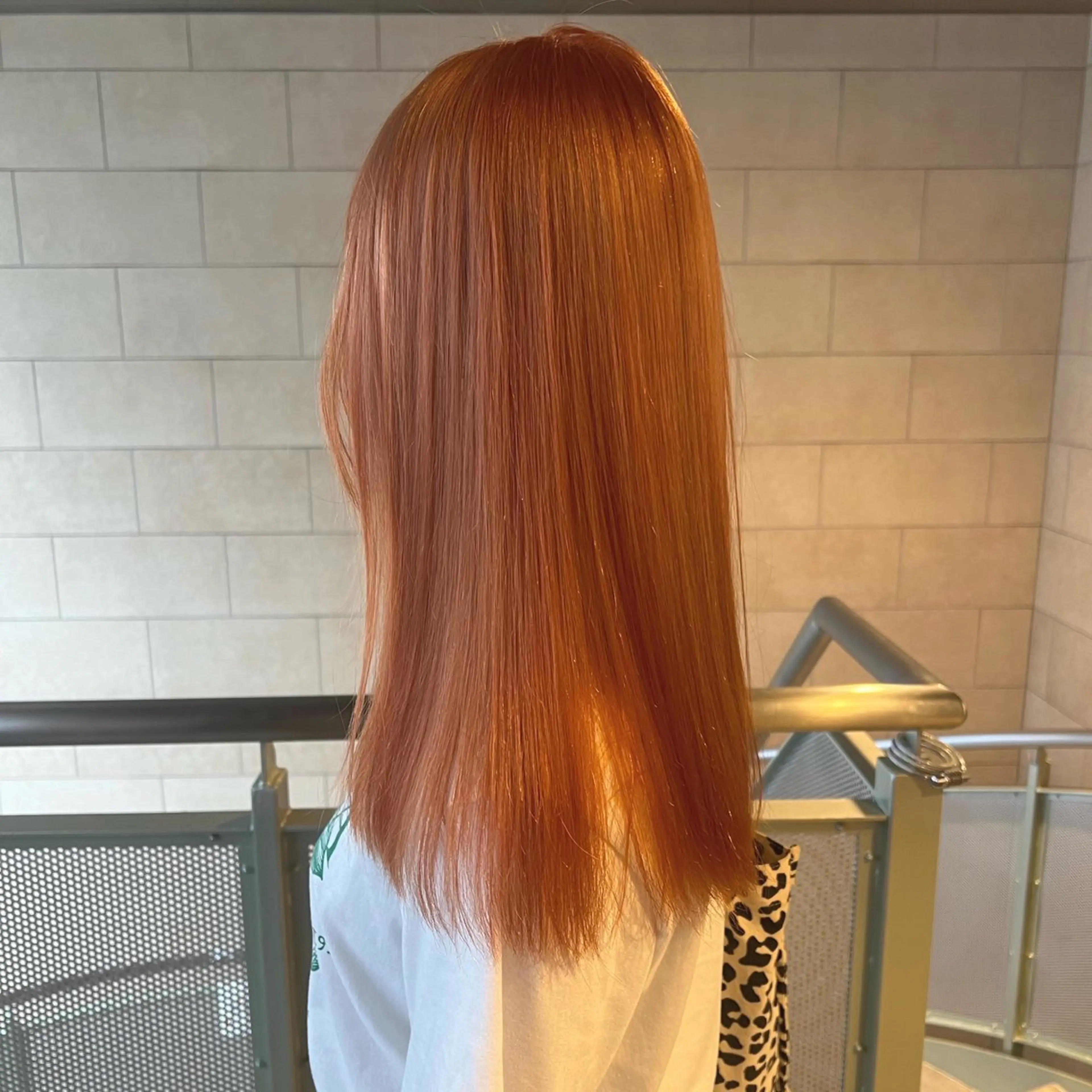 セミロング カラー ブリーチ ブラウンカラー オレンジ オレンジブラウン 美髪矯正/髪質改善/ 艶髪🤍伊藤梨紗のヘアスタイル
