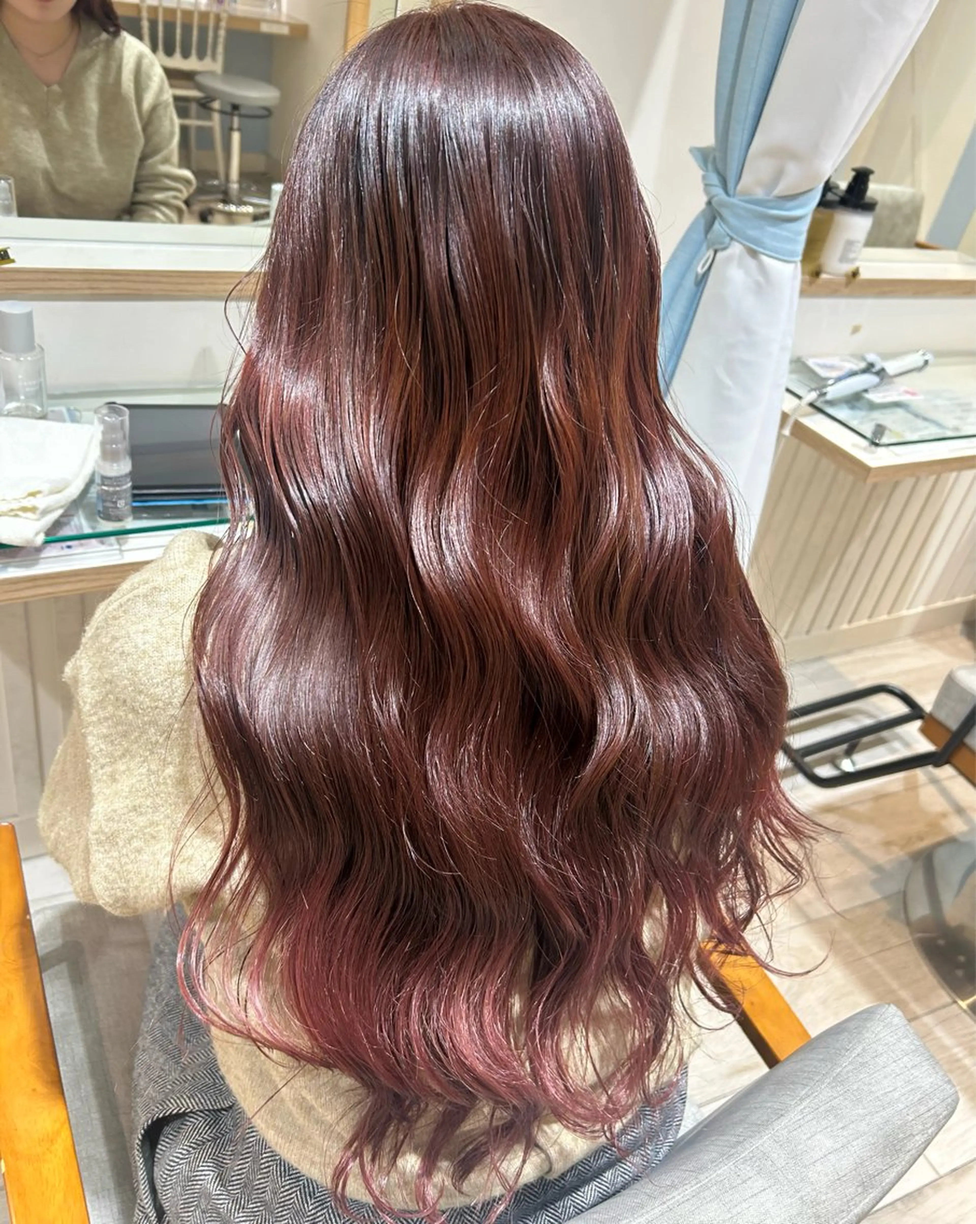 ロング カラー ボルドーカラー カット ヘアカラー トリートメント 大川 夏実のヘアスタイル