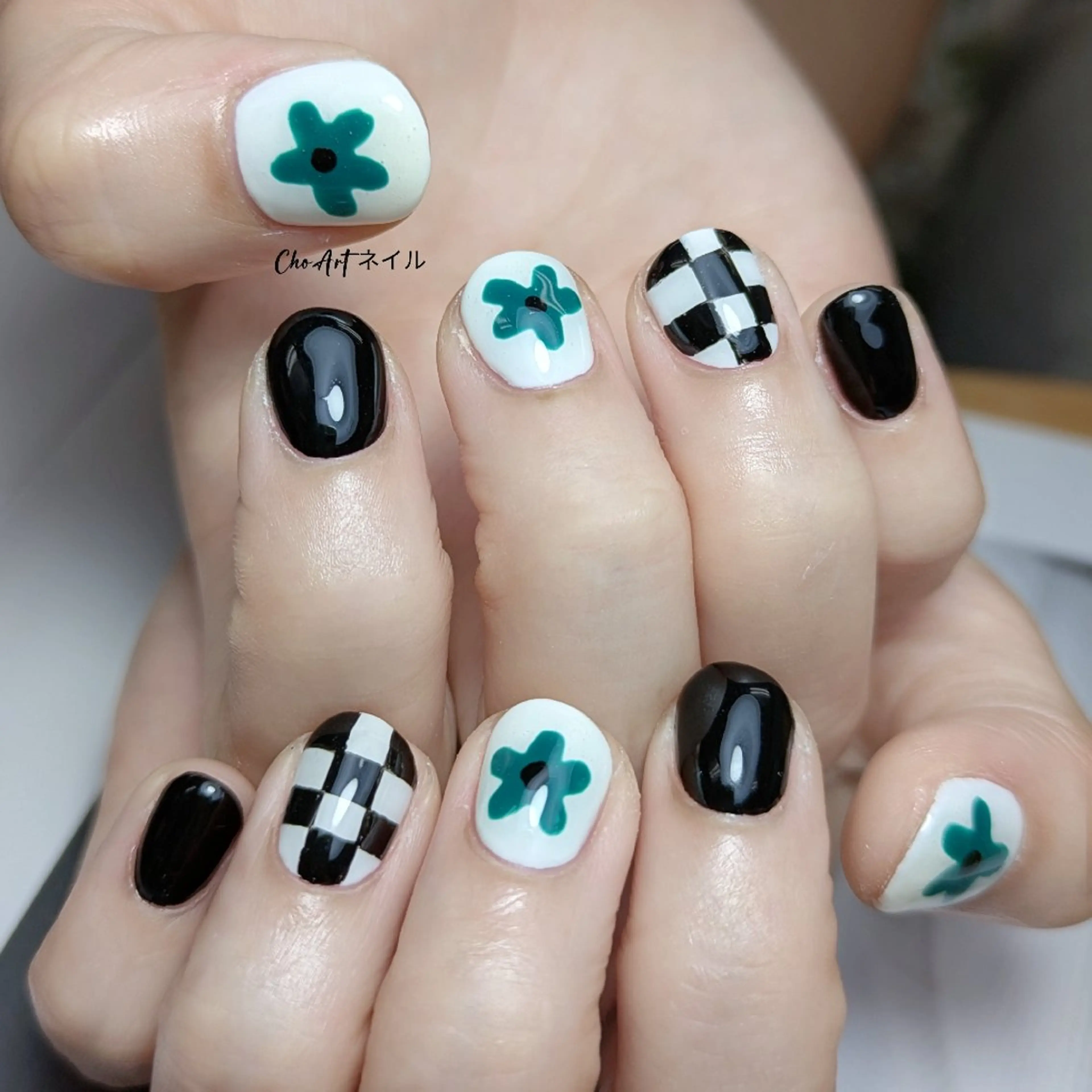 ネイル アートネイル フレンチネイル ハロウィン キラキラネイル ラメ(グリッター) Cho Artネイル所属・ronronne .のネイルデザイン