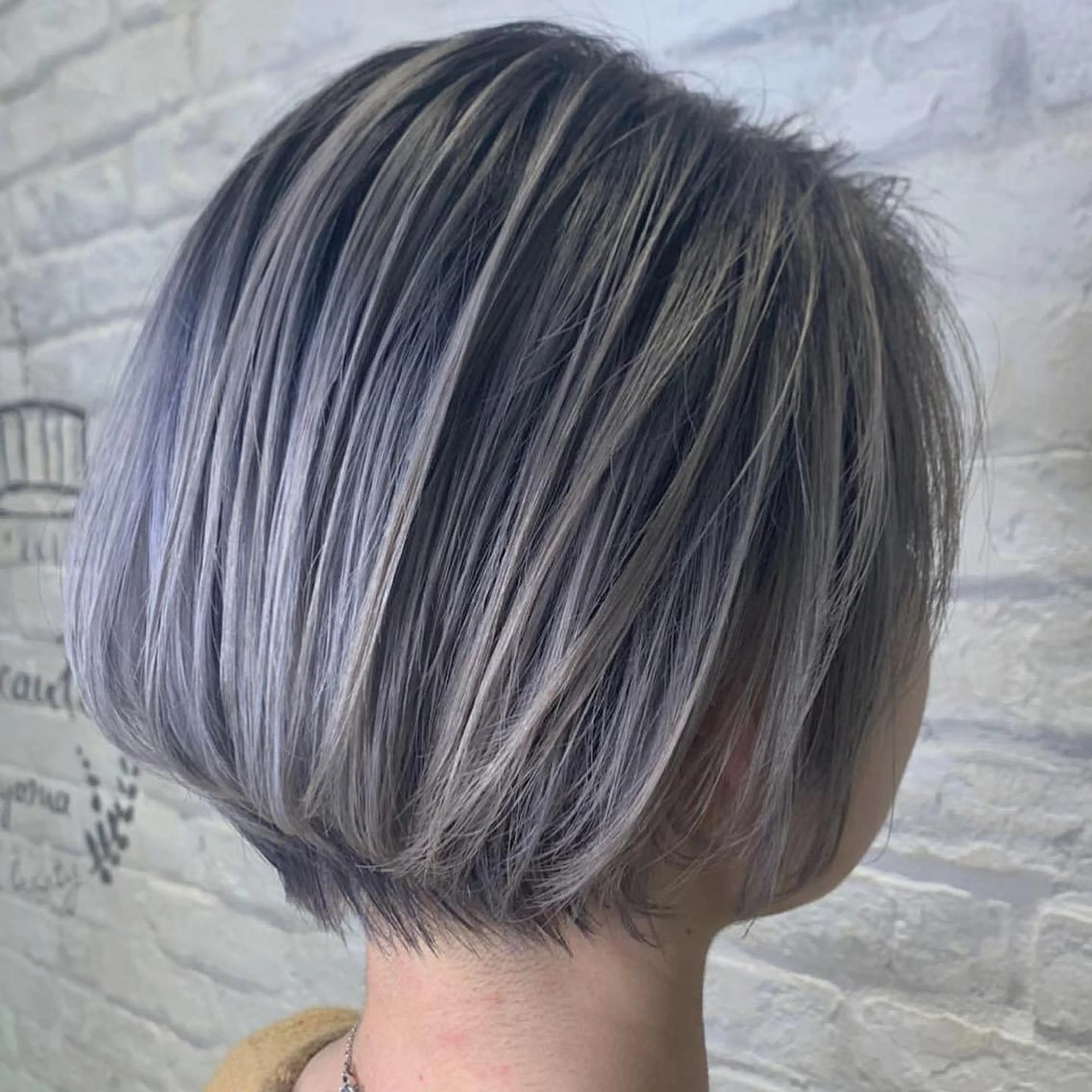 ショート EARTH  紫竹山 🦋本間未来🦋のヘアスタイル