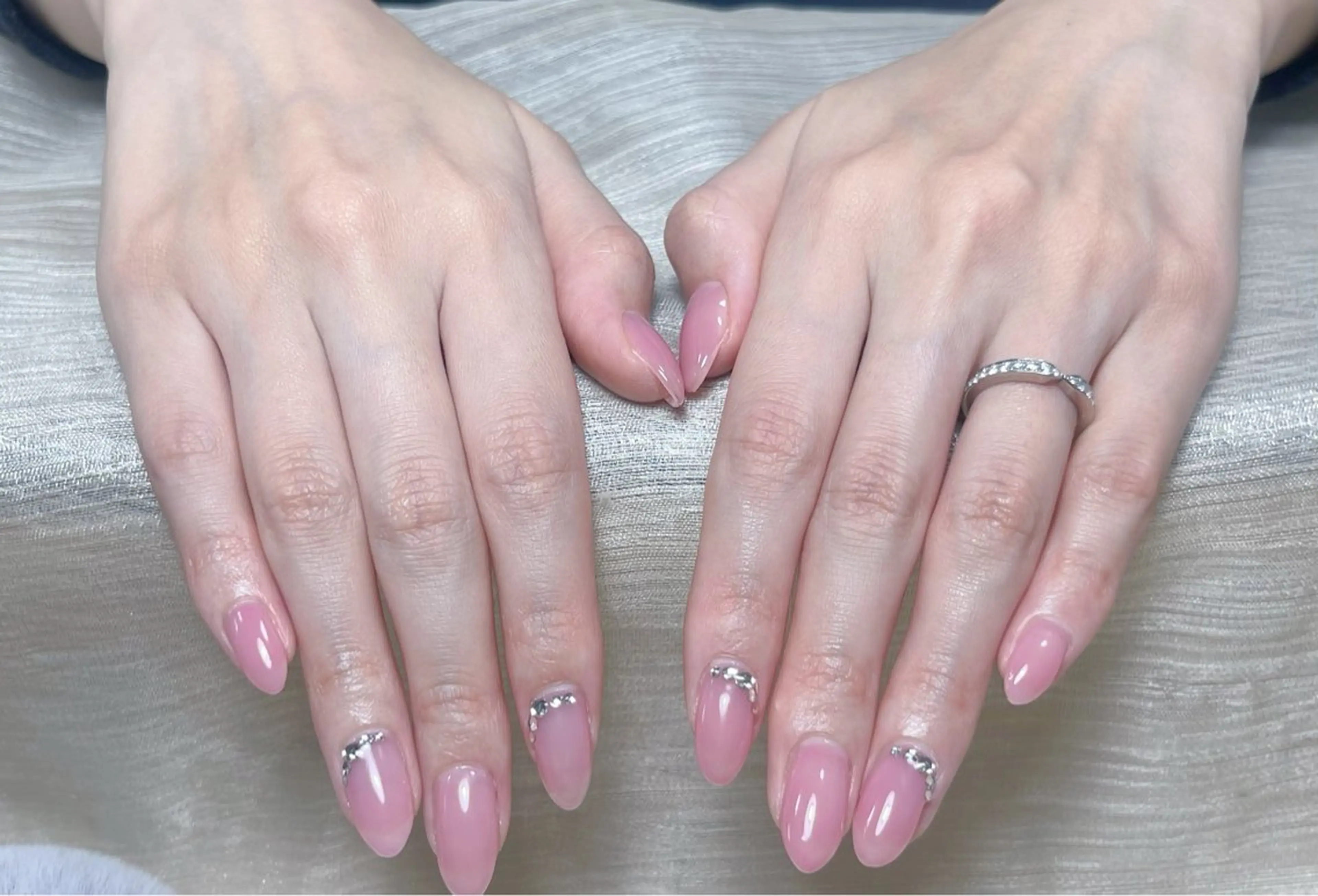 ネイル ワンカラーネイル ストーンネイル RIN Amiのネイルデザイン