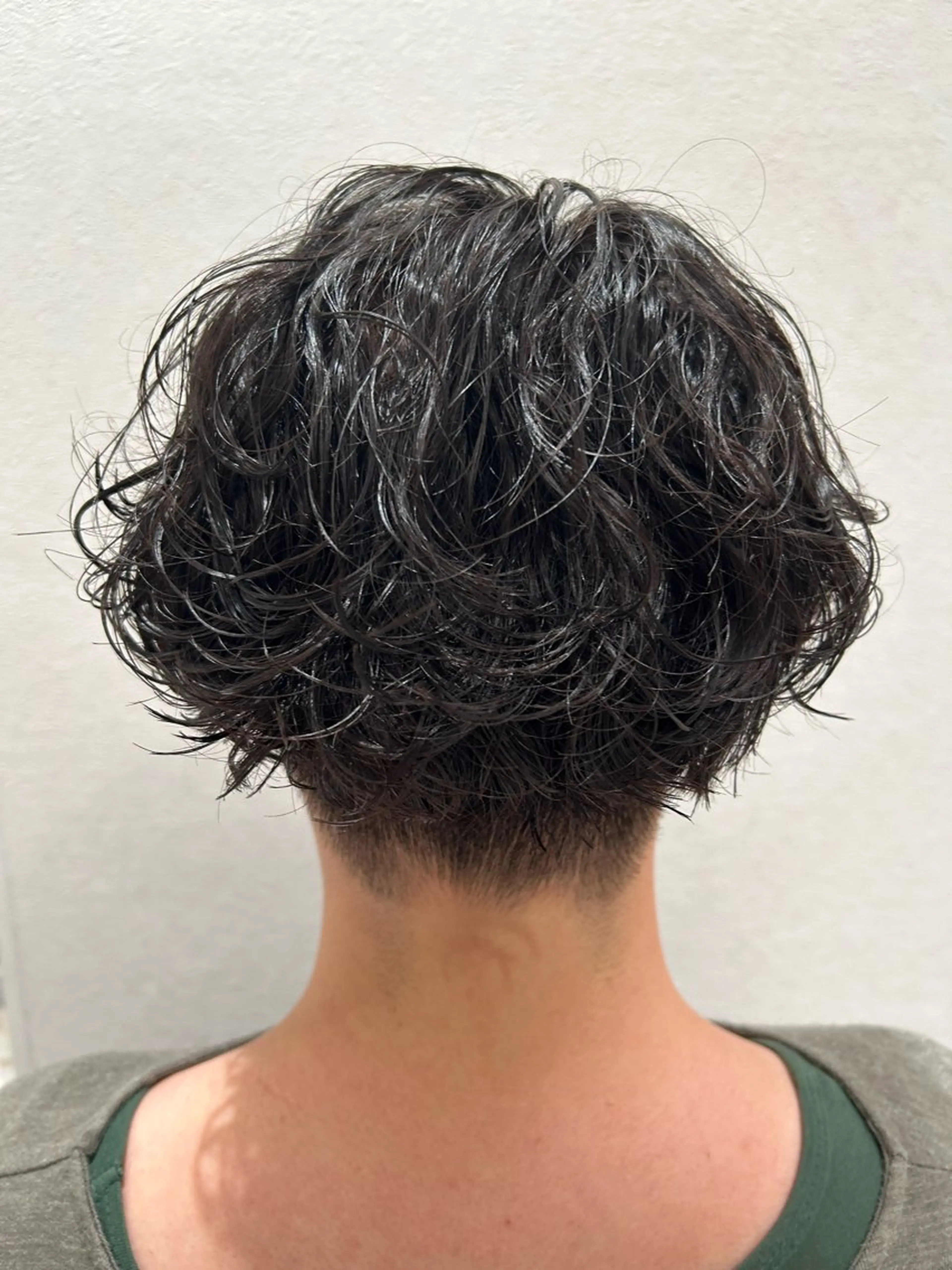 パーマ メンズ 波巻きパーマ パーマ/ハイトーン 🌀中川航亜🌀のヘアスタイル