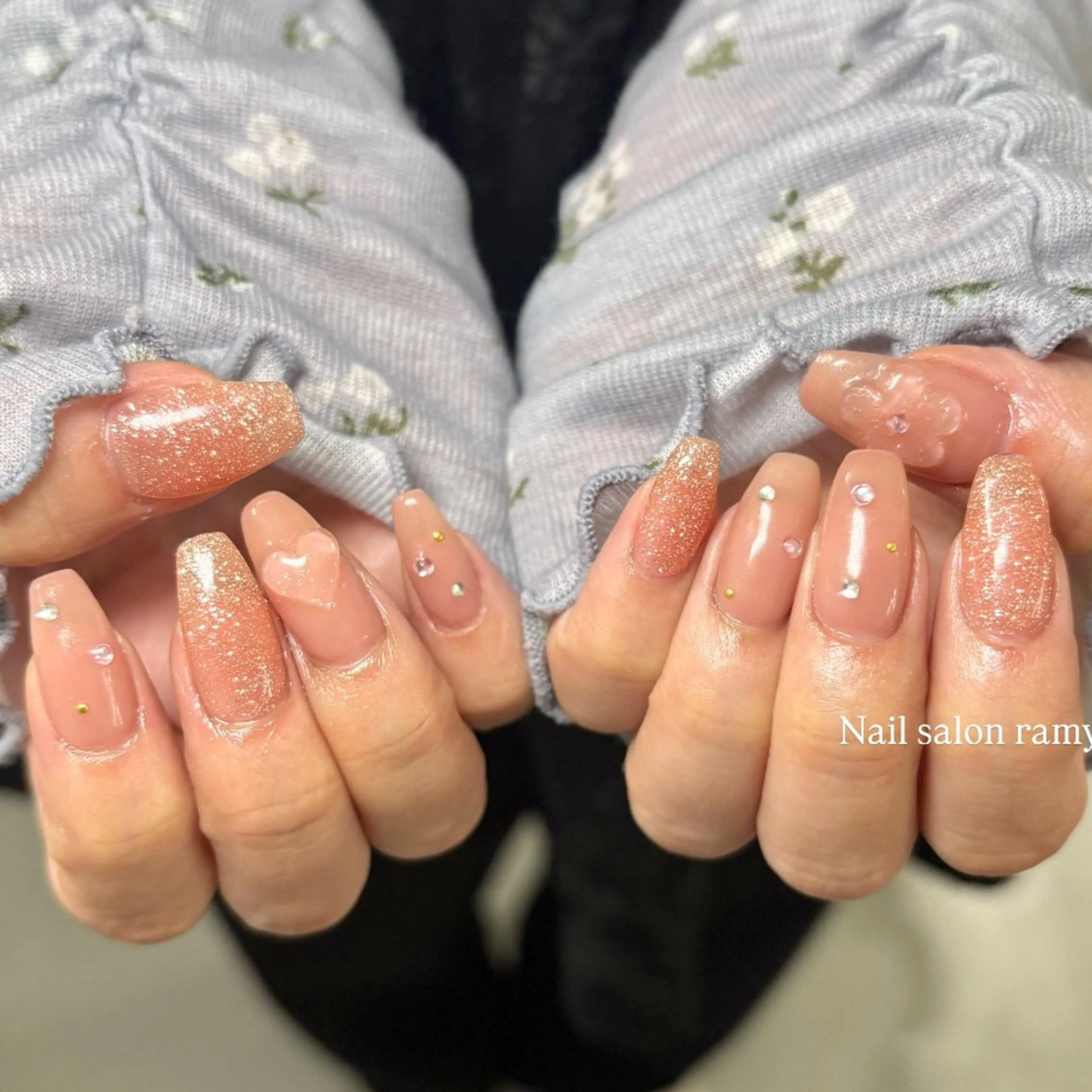 ネイル ストーンネイル Nail salon ramyのネイルデザイン