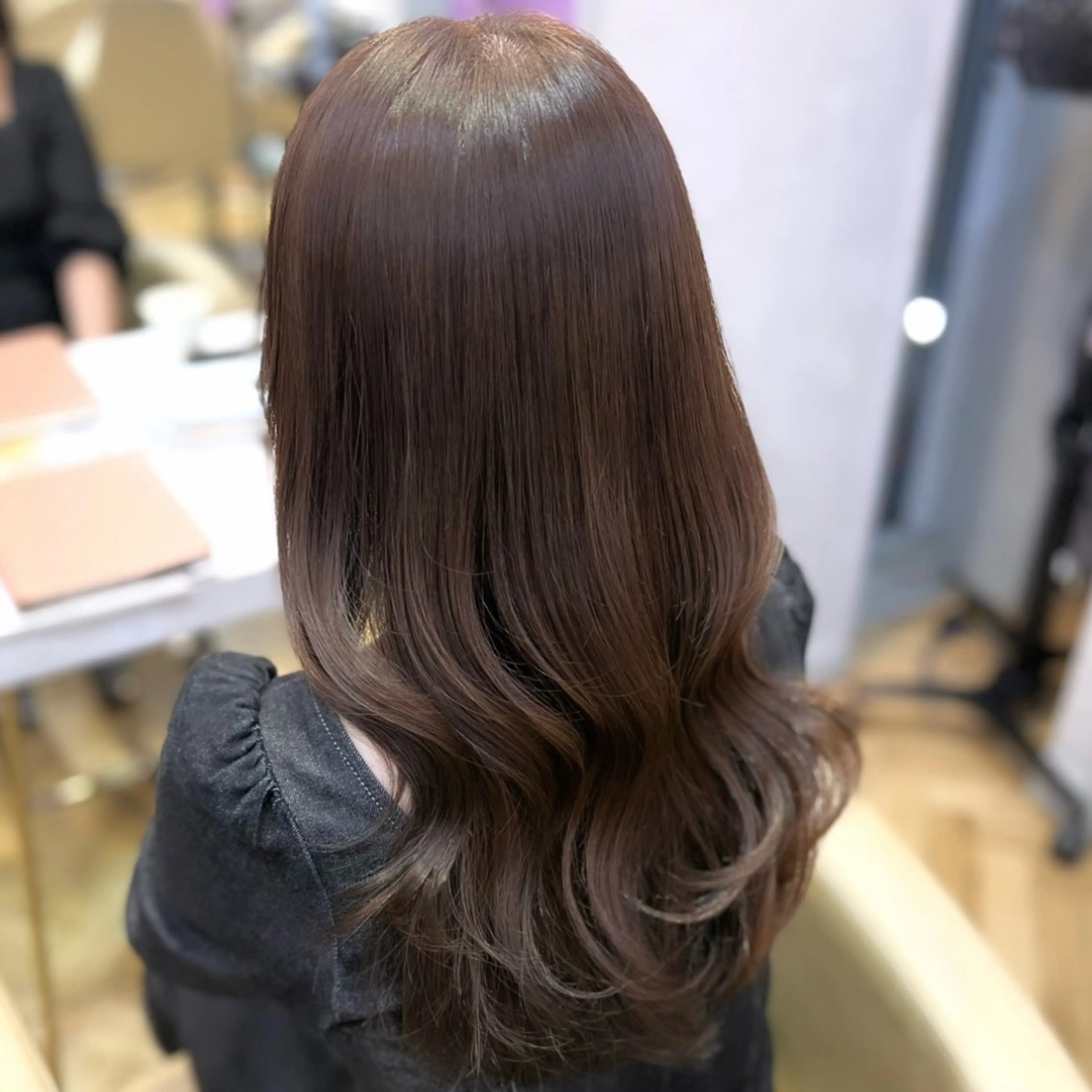 セミロング カラー ベージュカラー ラベンダーカラー ラベンダーベージュ くびれヘア 韓国風ヘア カット ヘアカラー トリートメント ヘアセット 🎀韓国レイヤー🎀 顔周り　とばみかのヘアスタイル