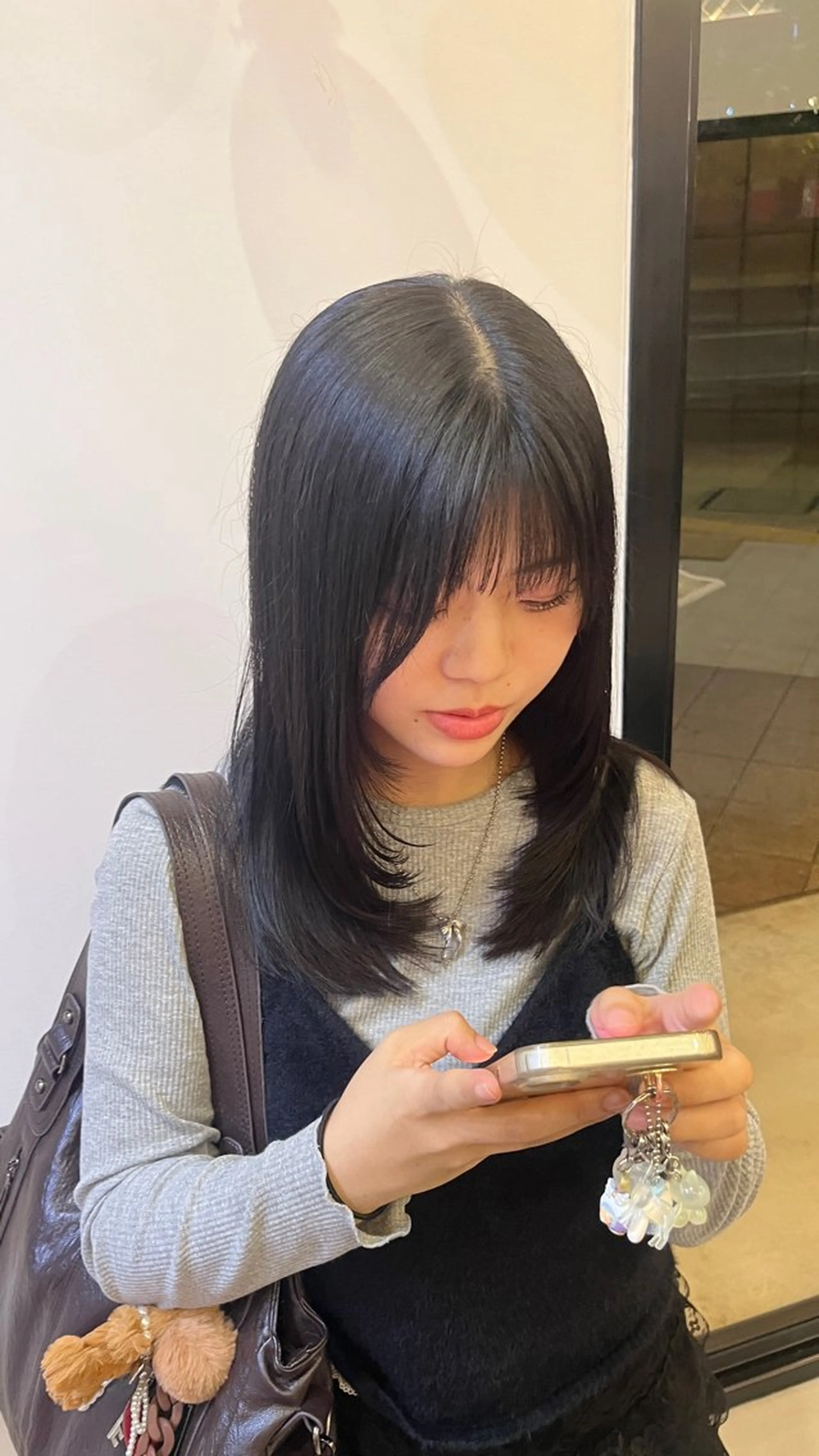 ミディアム ヒナタ/ベージュ, 暖色カラーのヘアスタイル